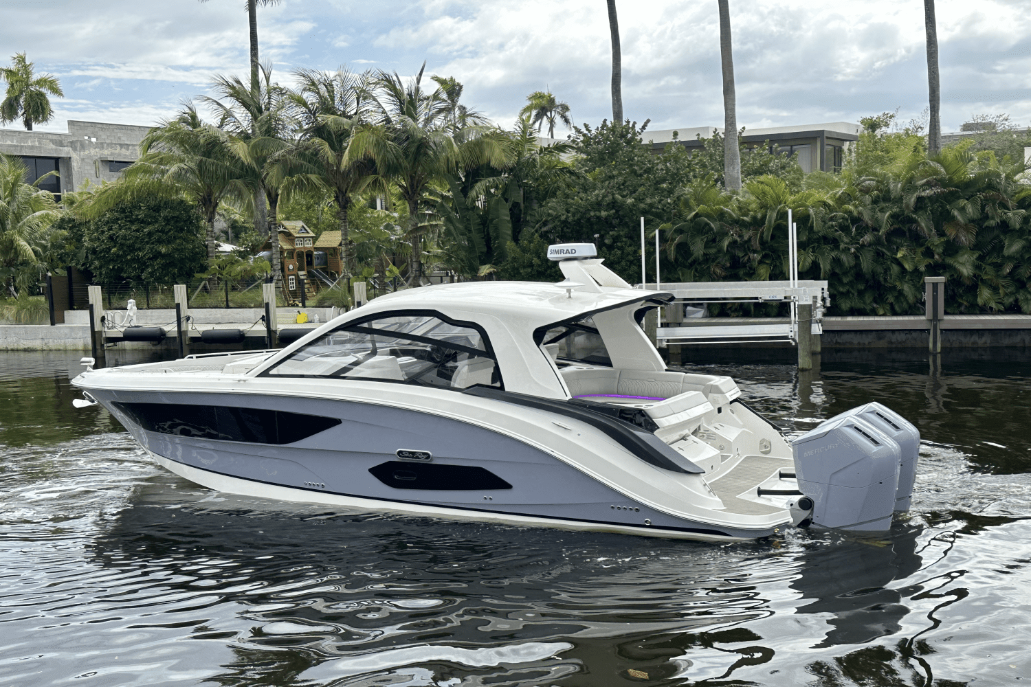 2025 Sea Ray Sundancer 370 Outboard