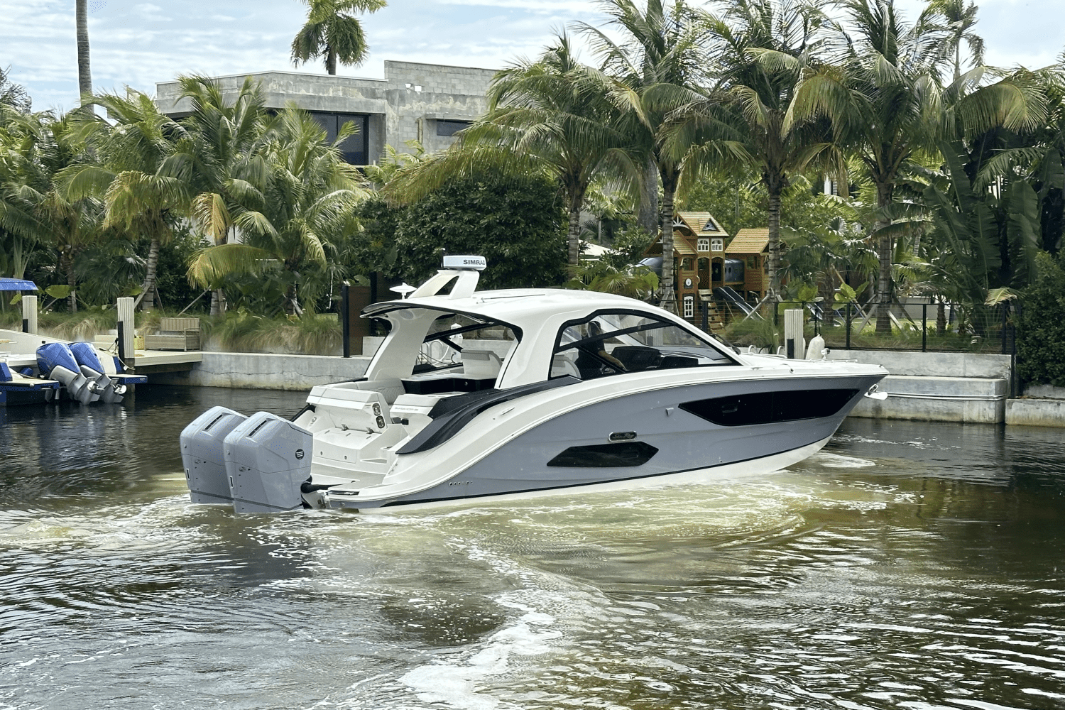 2025 Sea Ray Sundancer 370 Outboard Image Thumbnail #3