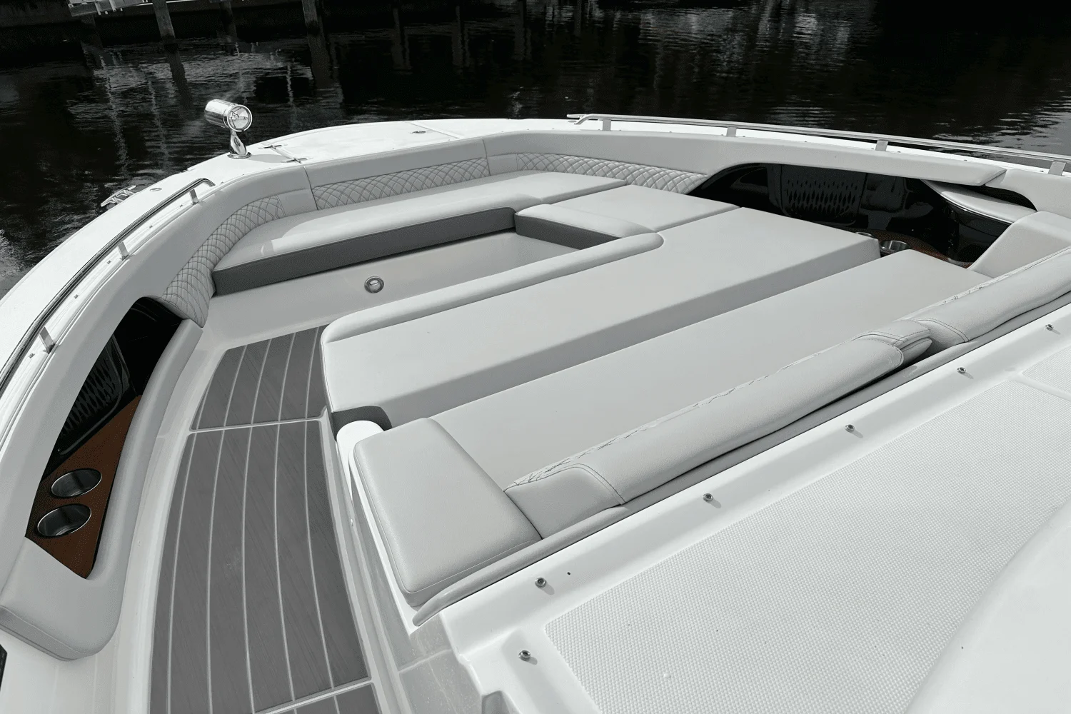 2025 Sea Ray Sundancer 370 Outboard Image Thumbnail #26