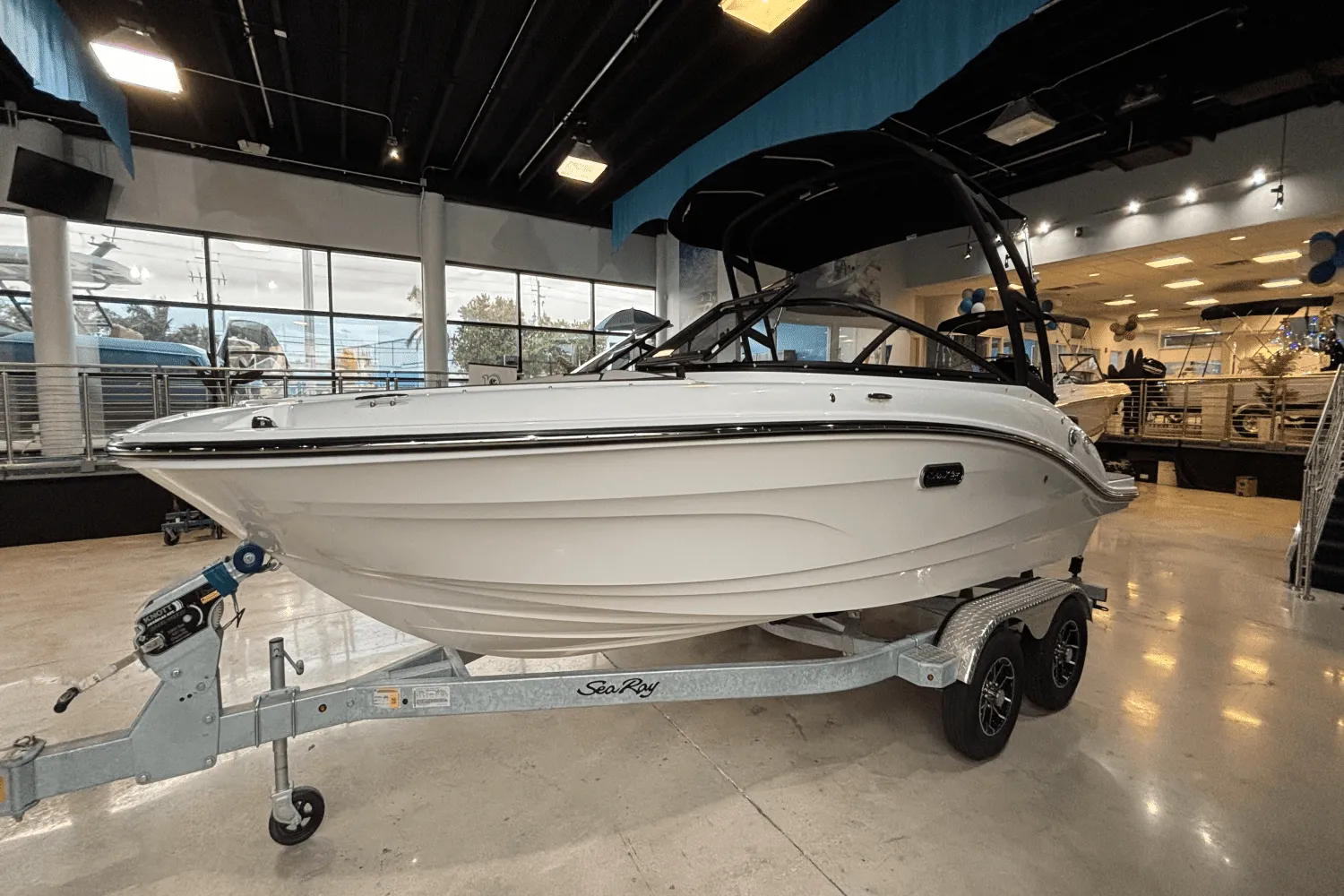 2025 Sea Ray SPX 190 Outboard Image Thumbnail #3
