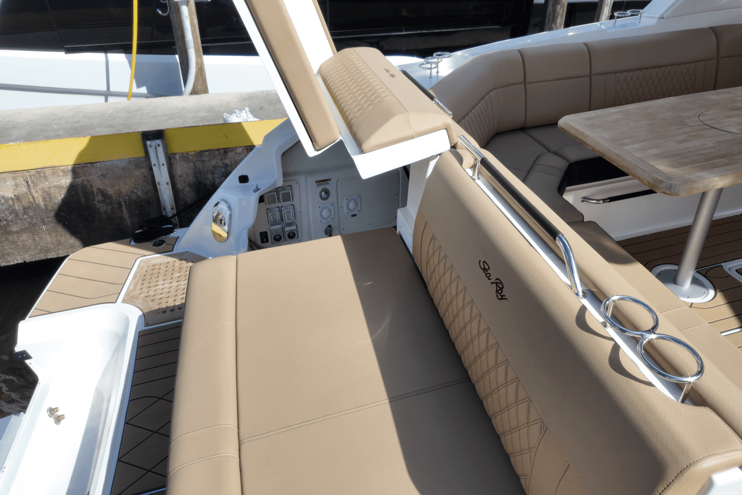 2025 Sea Ray SLX 400 Outboard Image Thumbnail #16