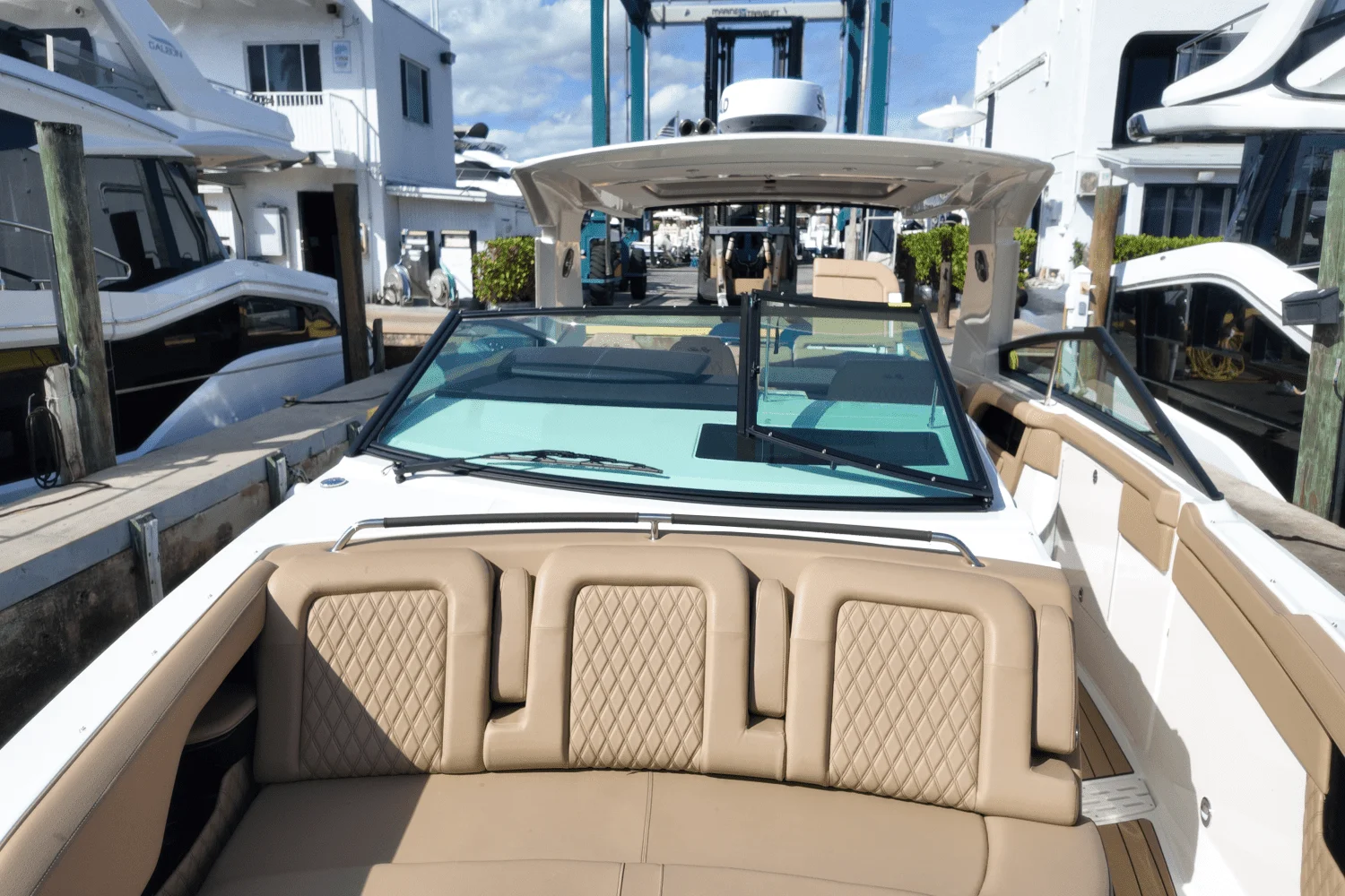 2025 Sea Ray SLX 400 Outboard Image Thumbnail #20