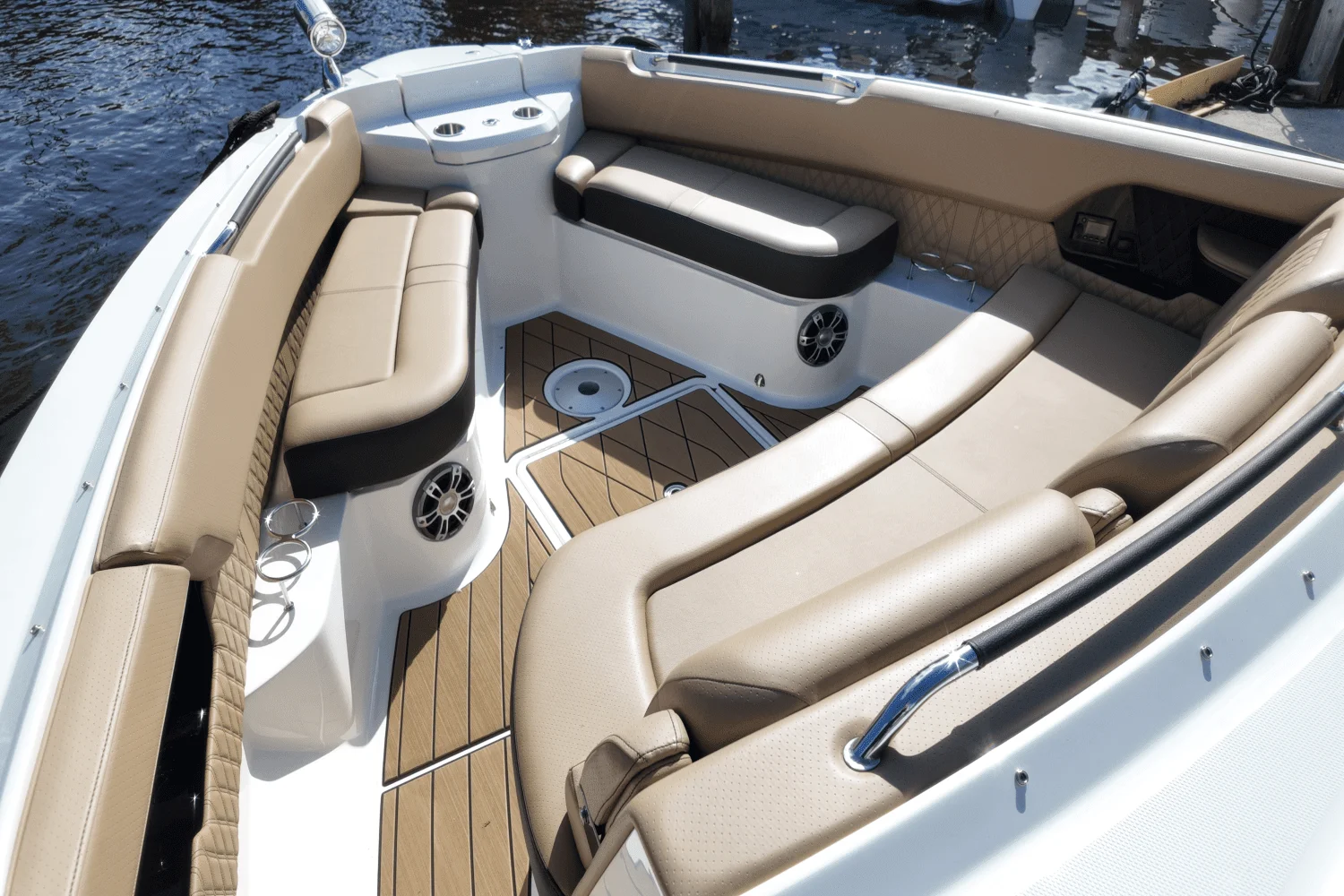 2025 Sea Ray SLX 400 Outboard Image Thumbnail #18