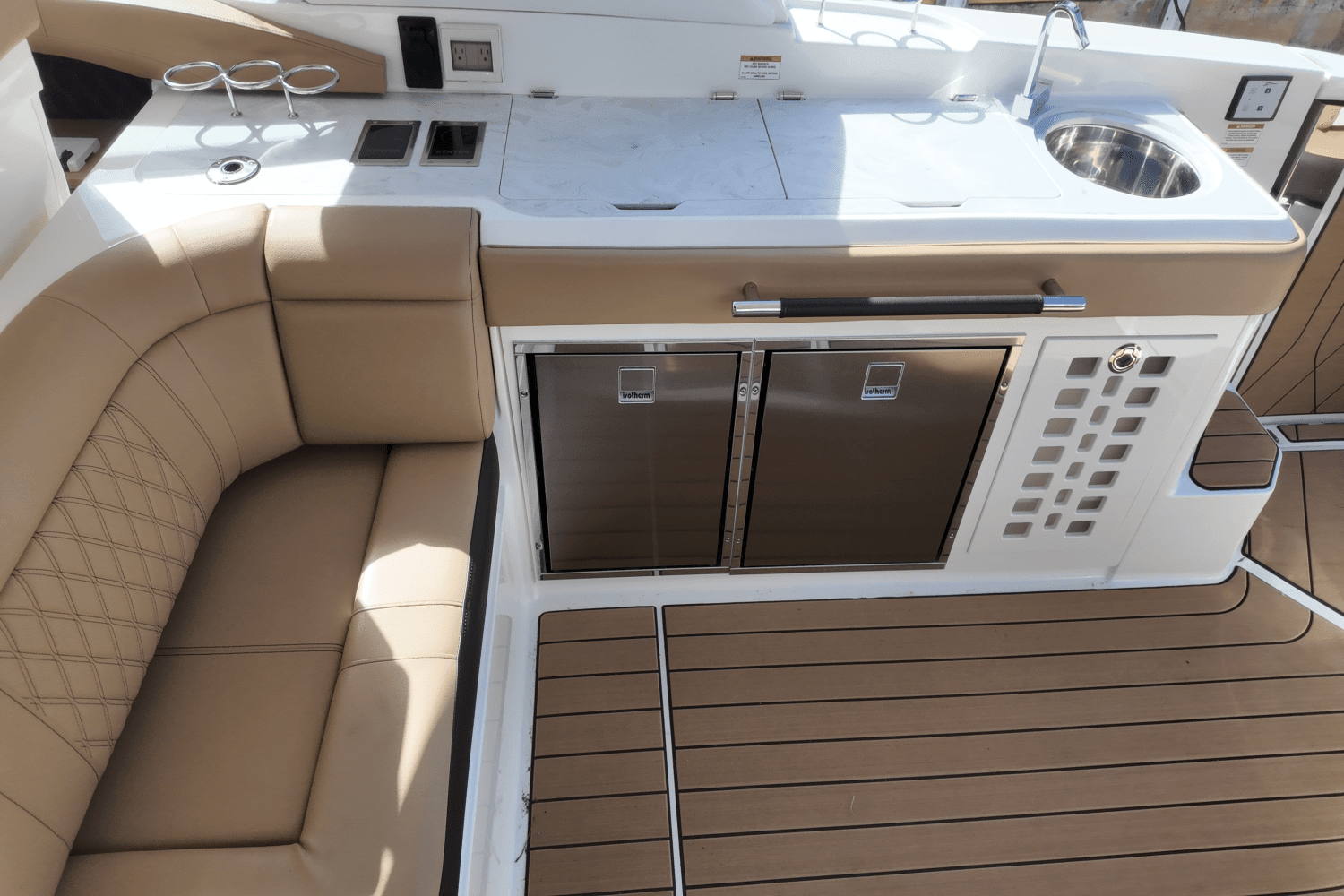 2025 Sea Ray SLX 400 Outboard Image Thumbnail #8