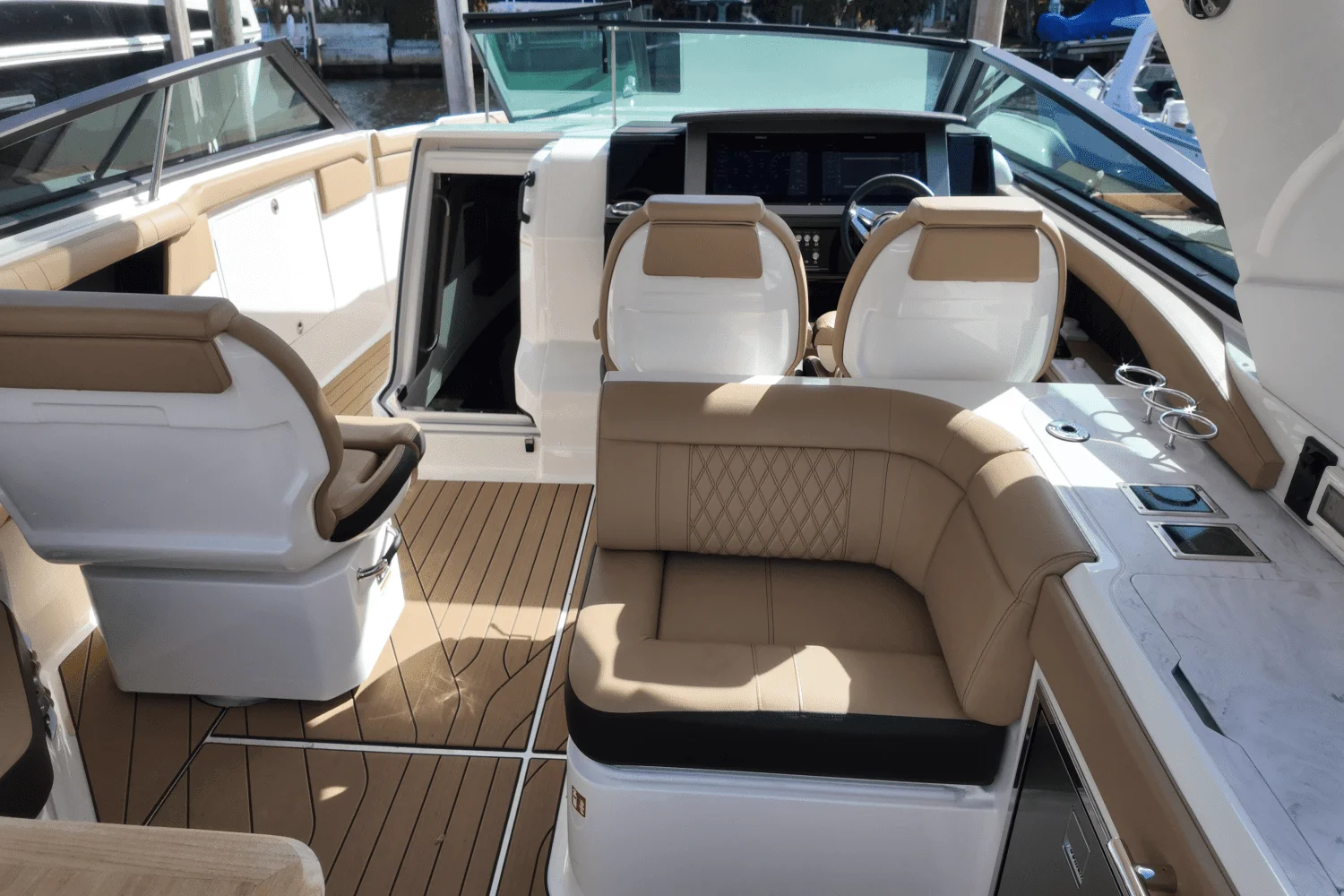 2025 Sea Ray SLX 400 Outboard Image Thumbnail #13