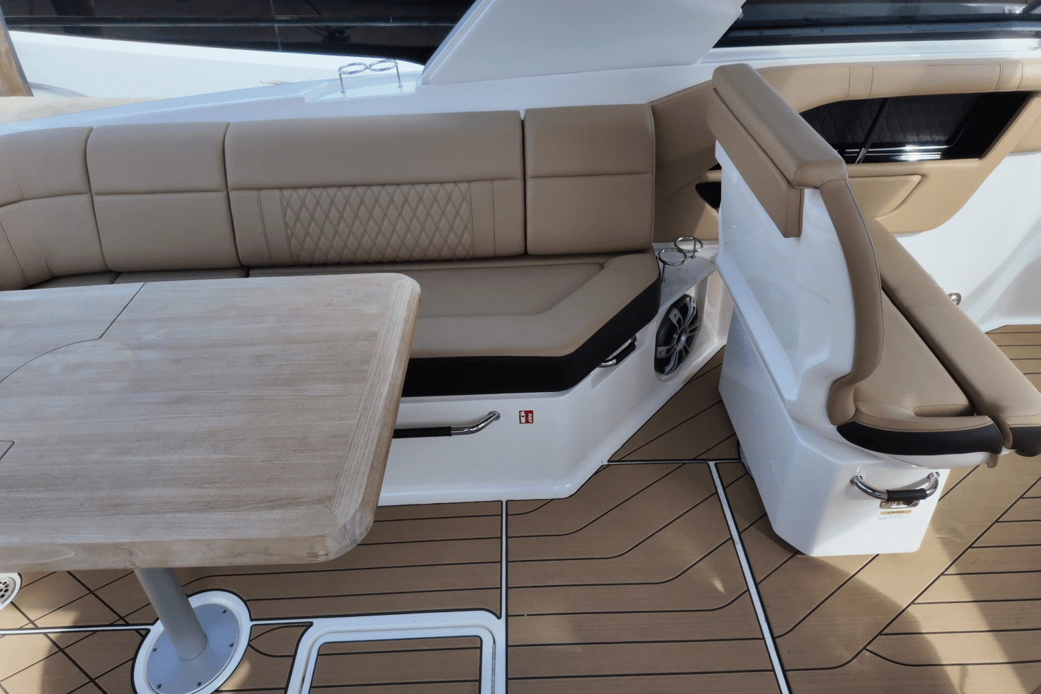 2025 Sea Ray SLX 400 Outboard Image Thumbnail #12