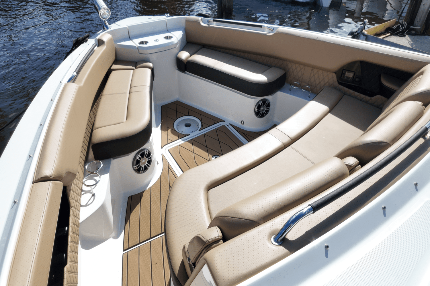 2025 Sea Ray SLX 400 Outboard Image Thumbnail #19