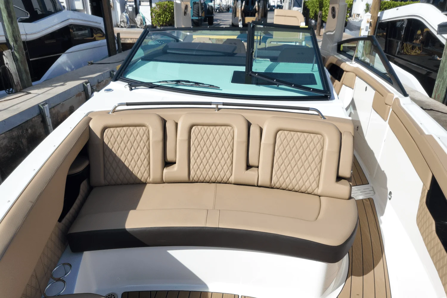 2025 Sea Ray SLX 400 Outboard Image Thumbnail #21