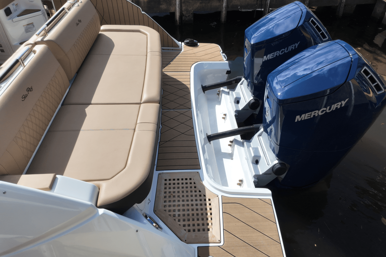 2025 Sea Ray SLX 400 Outboard Image Thumbnail #6