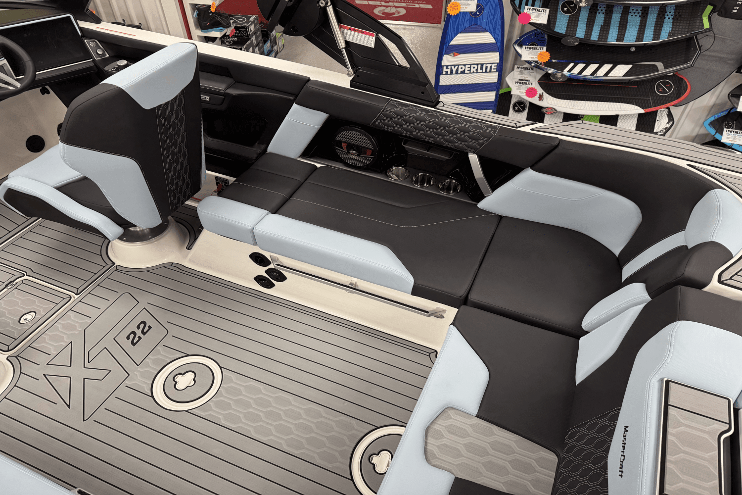 2025 Mastercraft
                                                             XT22 Image Thumbnail #17