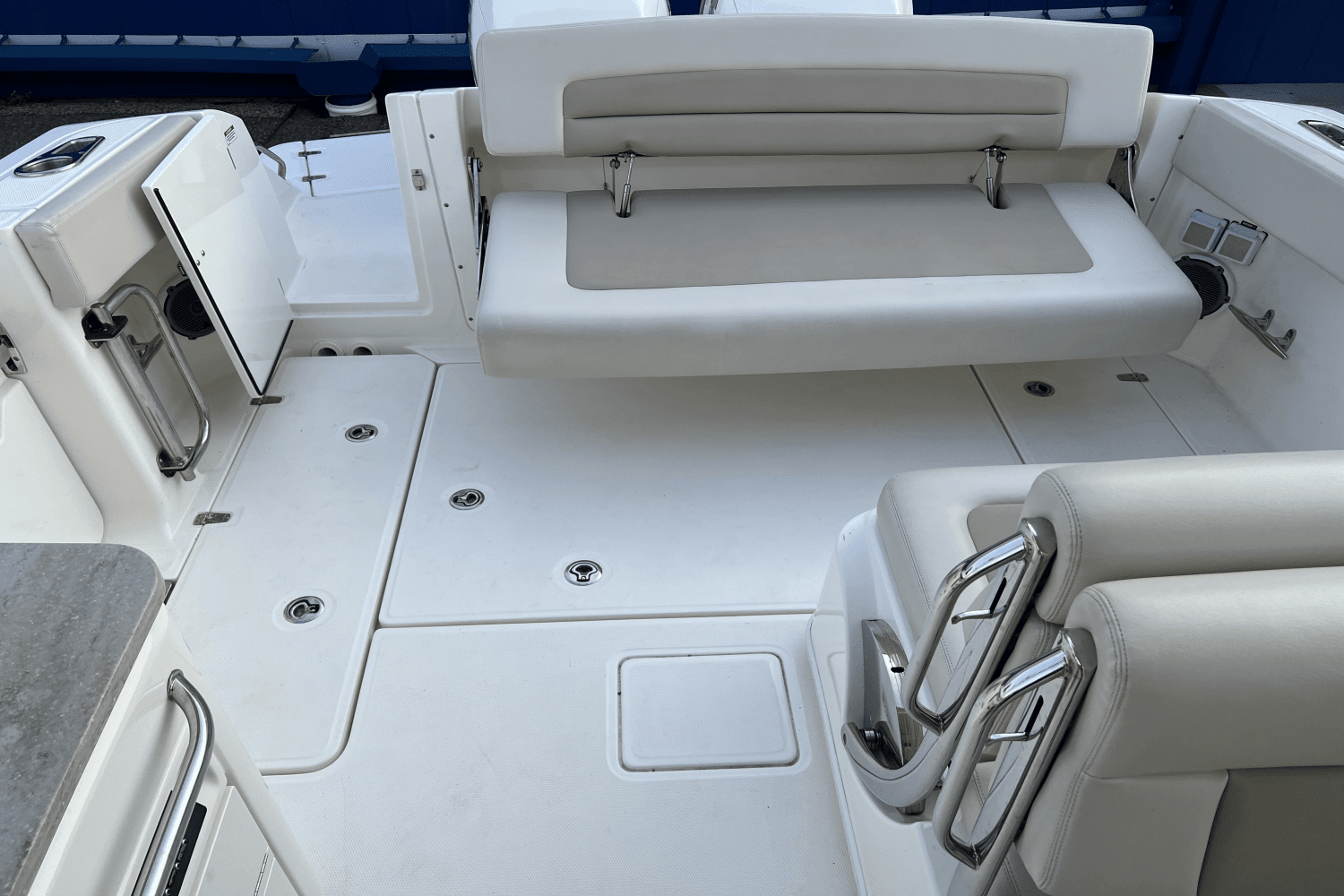 2016 Boston Whaler 320 VANTAGE Image Thumbnail #9