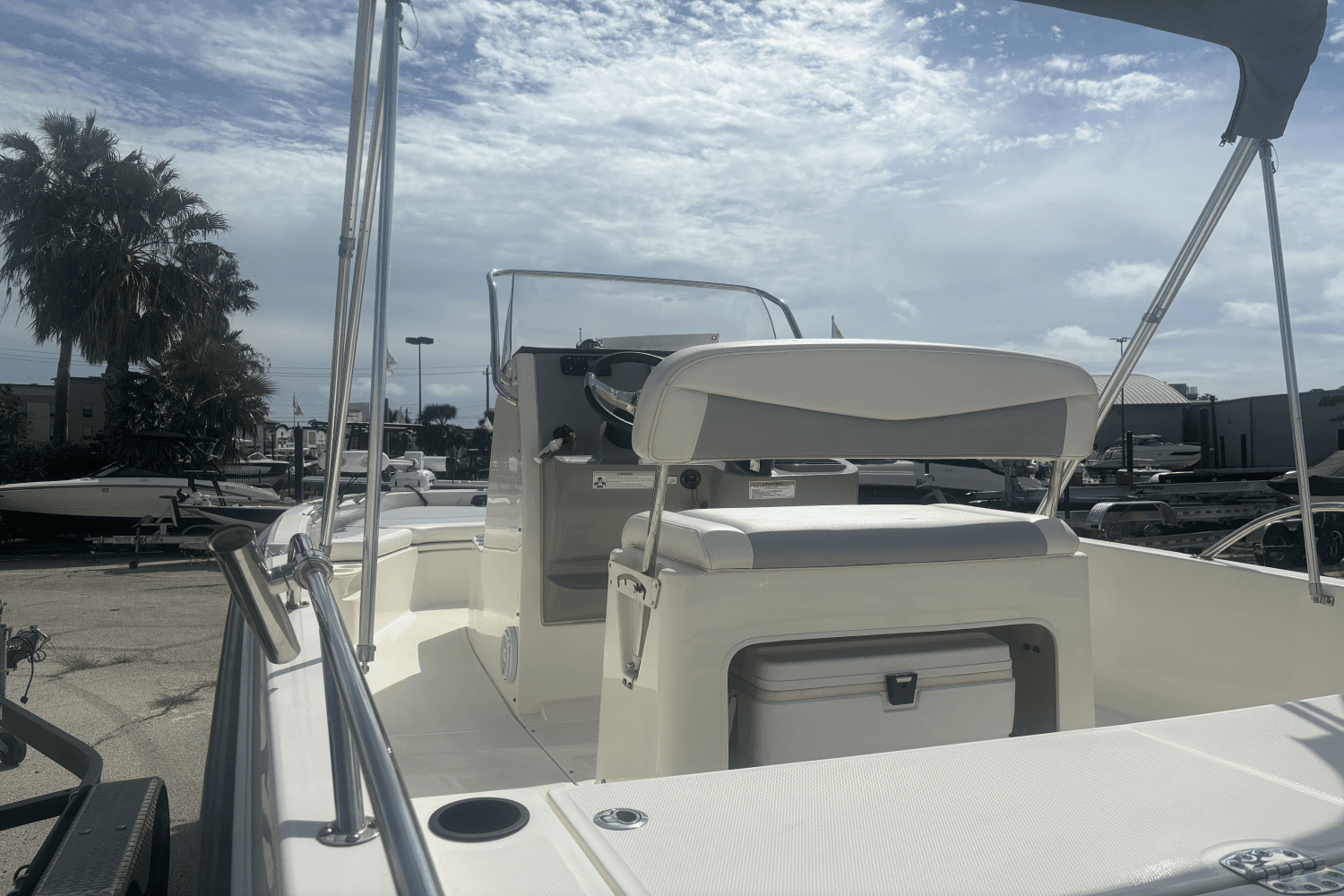 2015 Boston Whaler 210 DAUNTLESS Image Thumbnail #19