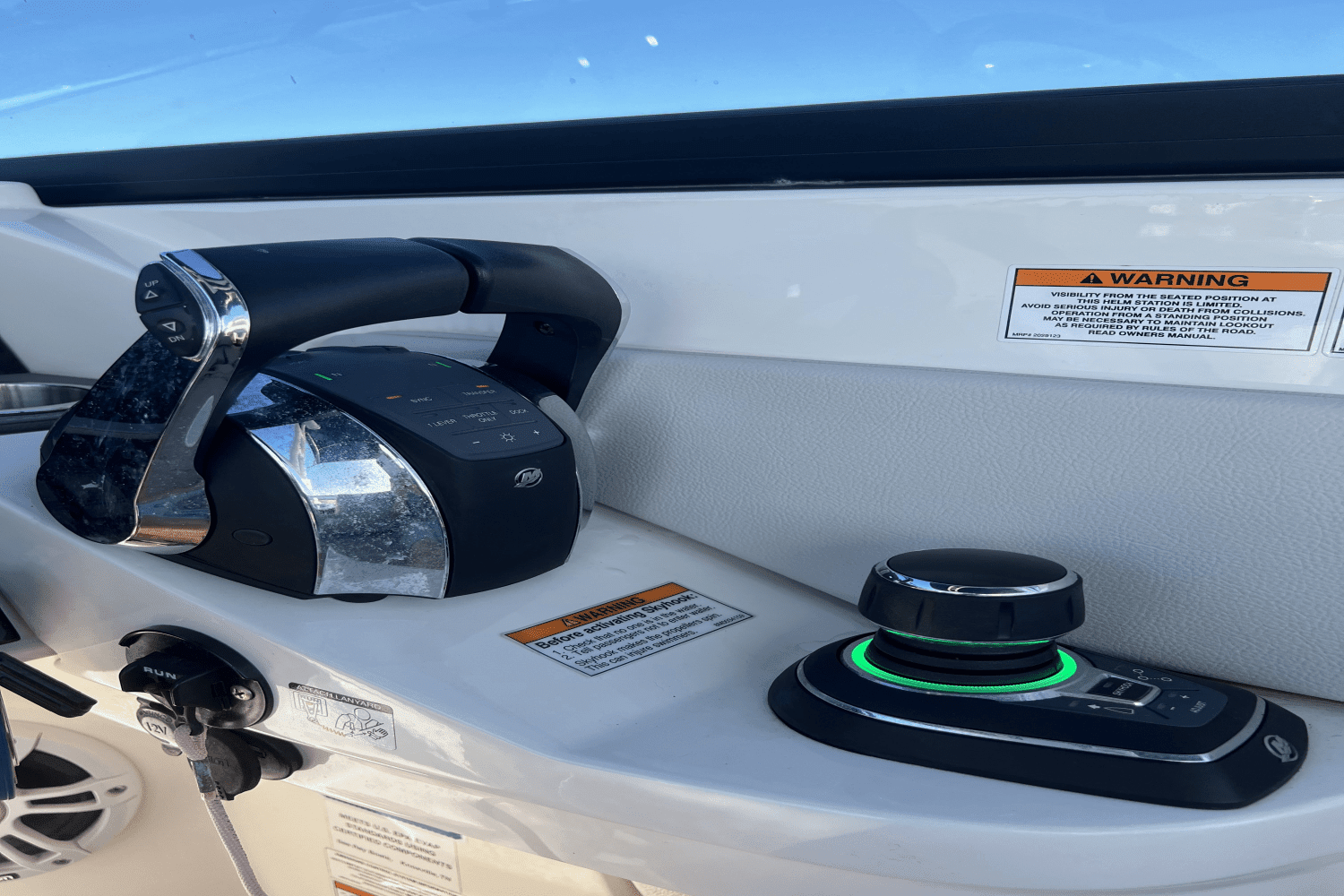 2021 Sea Ray SDX 290 Outboard Image Thumbnail #33