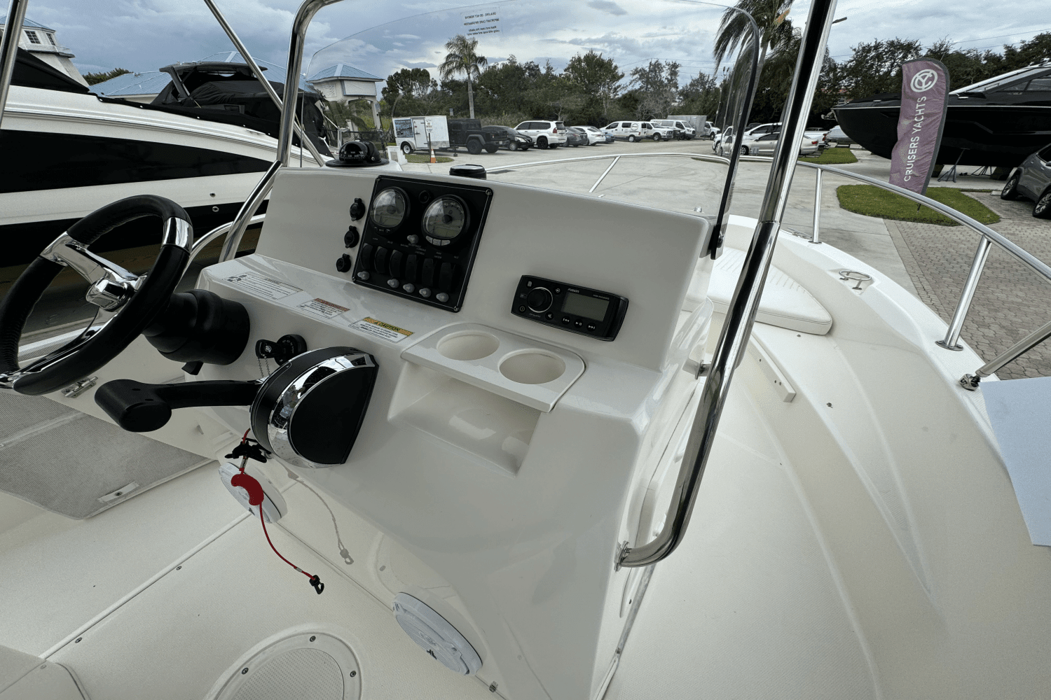 2016 Boston Whaler 180 DAUNTLESS Image Thumbnail #4