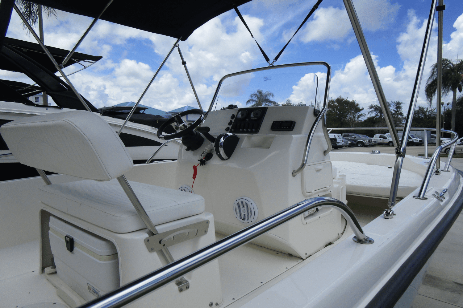 2016 Boston Whaler 180 DAUNTLESS Image Thumbnail #2