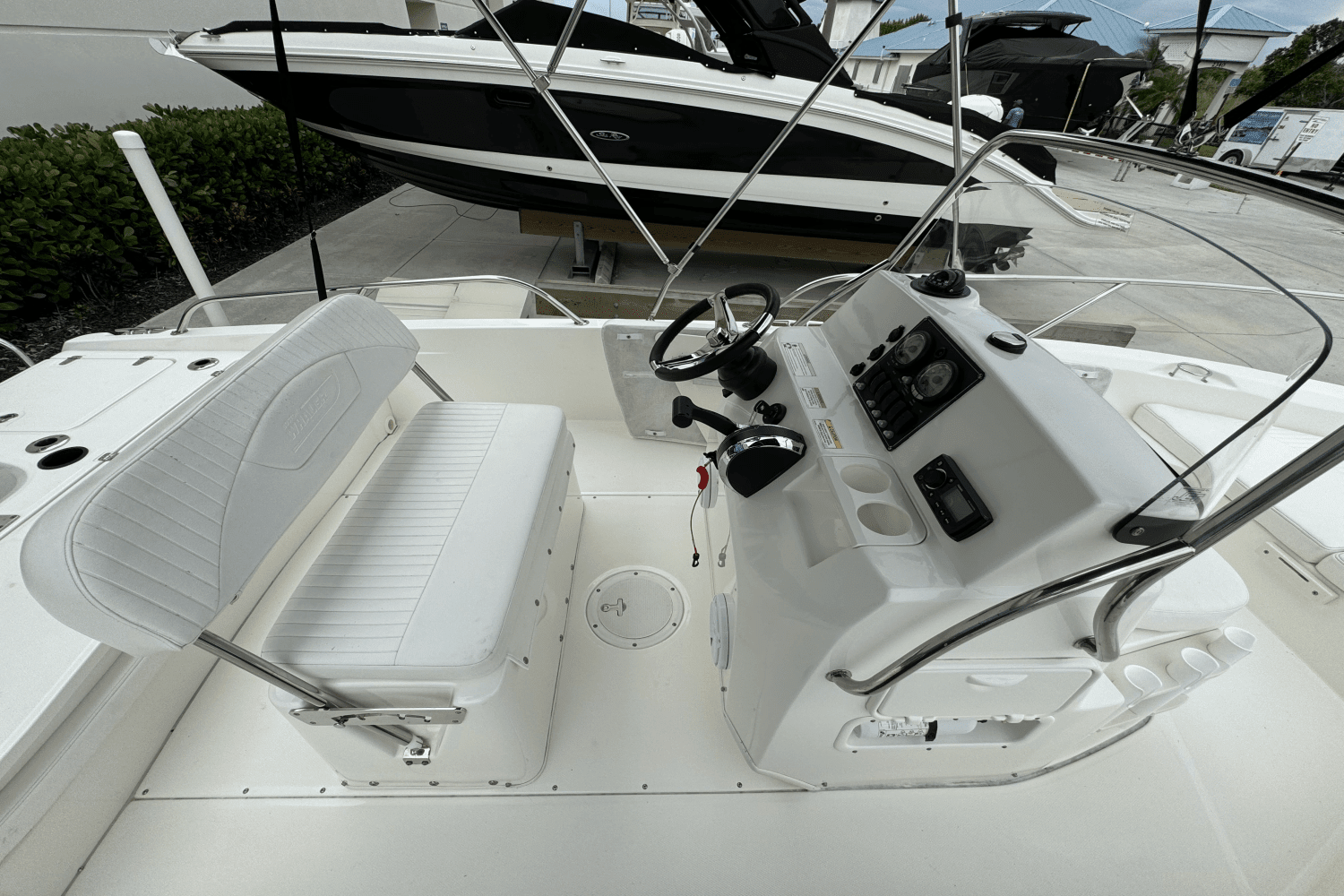 2016 Boston Whaler 180 DAUNTLESS Image Thumbnail #3