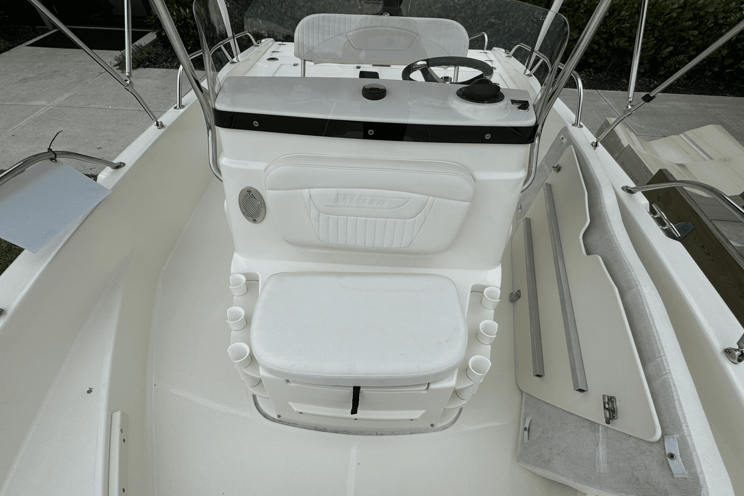 2016 Boston Whaler 180 DAUNTLESS Image Thumbnail #9