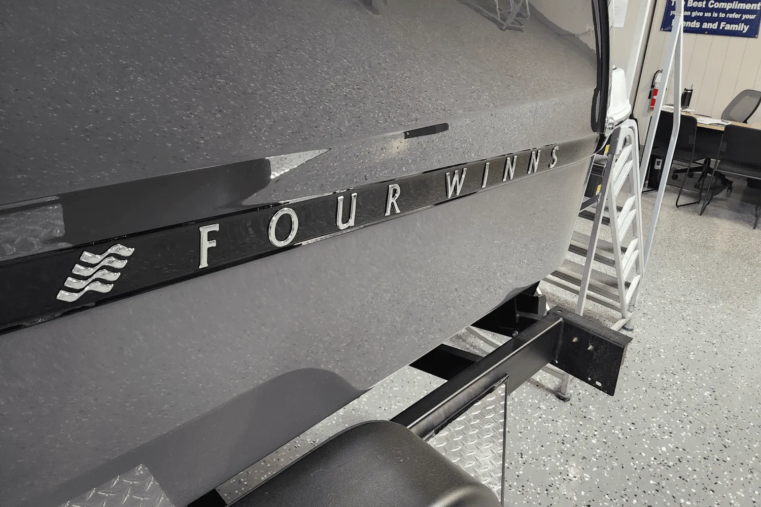 2025 Four Winns H2 Image Thumbnail #56