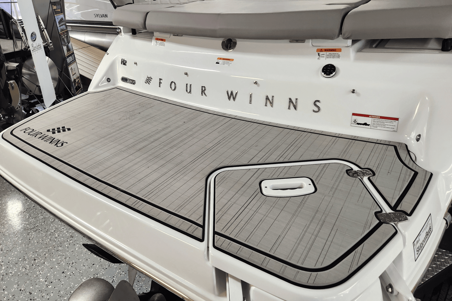 2025 Four Winns
                                                             H2 Image Thumbnail #47