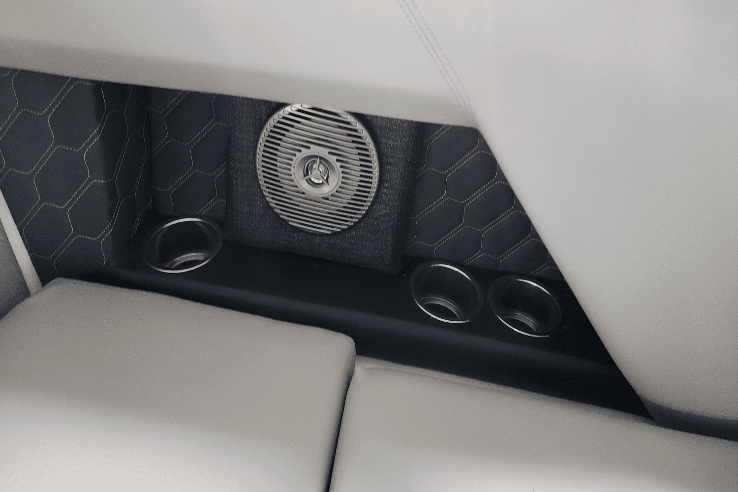 2025 Four Winns H2 Image Thumbnail #25