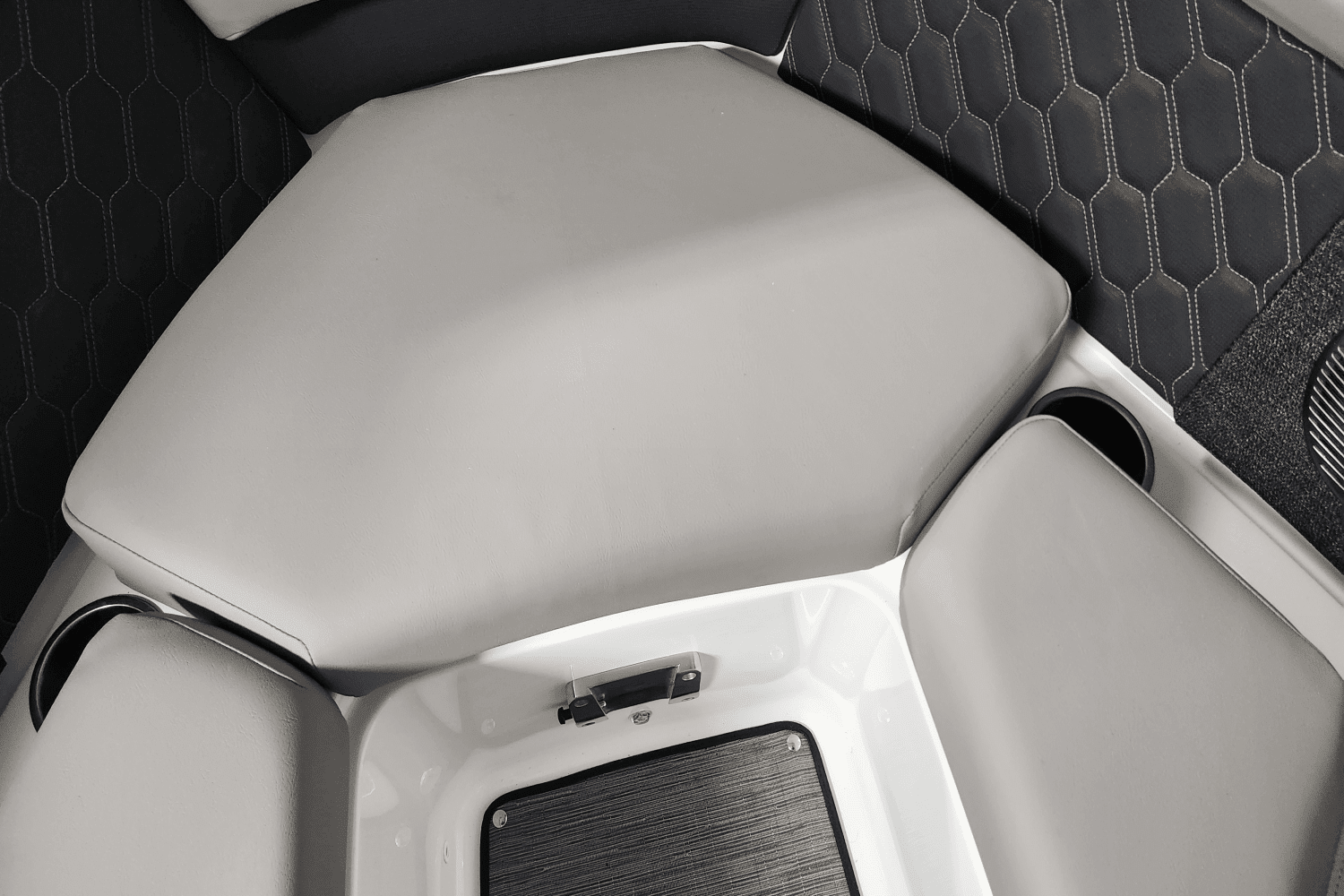 2025 Four Winns H2 Image Thumbnail #32