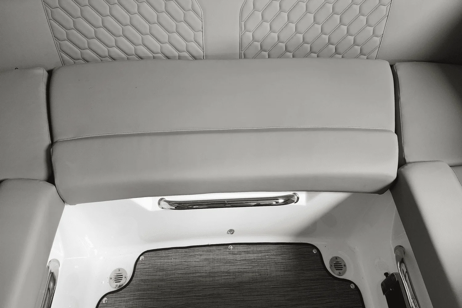 2025 Four Winns H2 Image Thumbnail #40