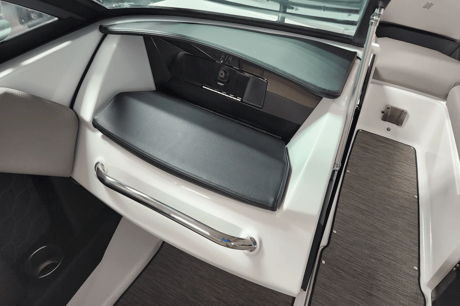 2025 Four Winns H2 Image Thumbnail #27