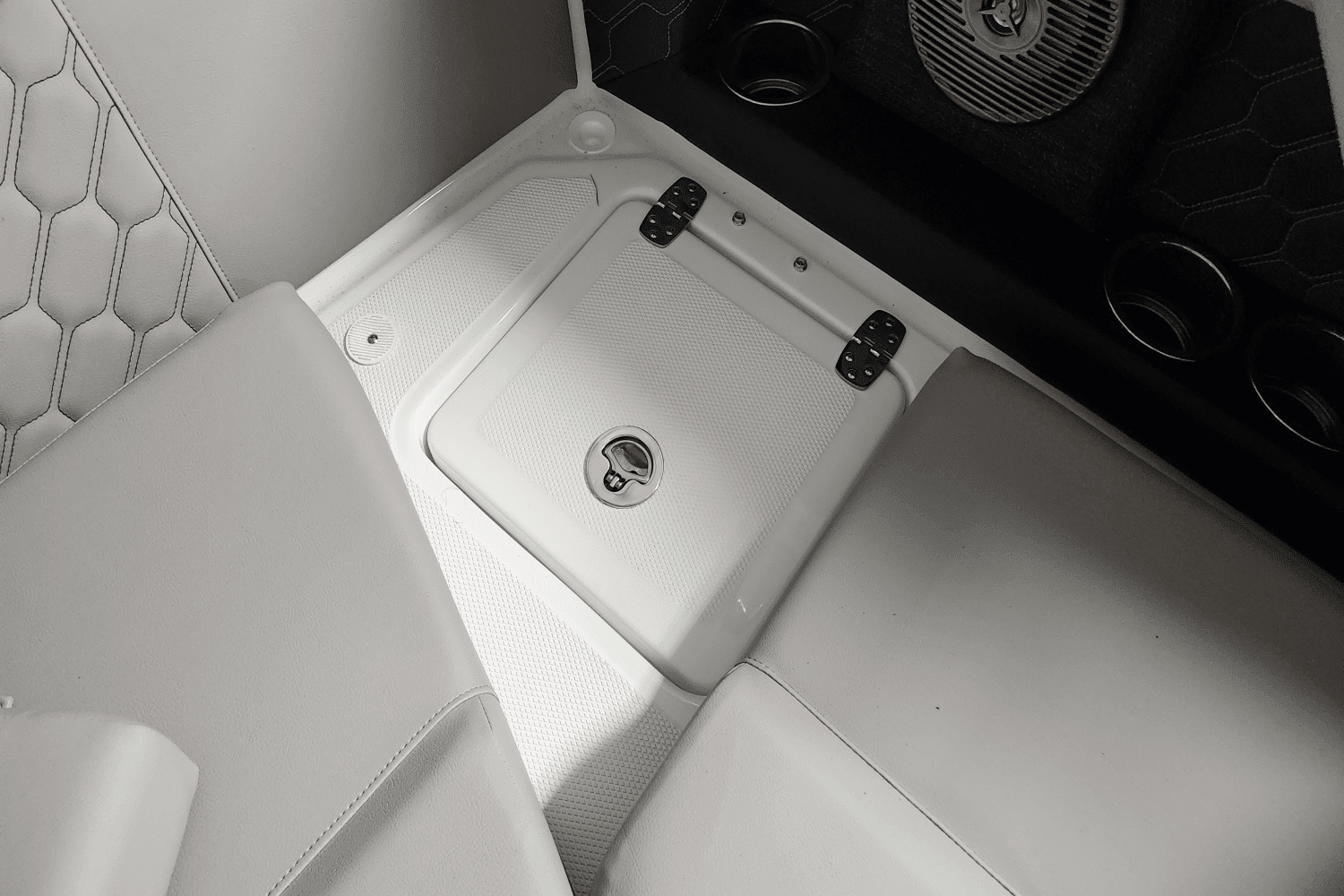 2025 Four Winns H2 Image Thumbnail #38