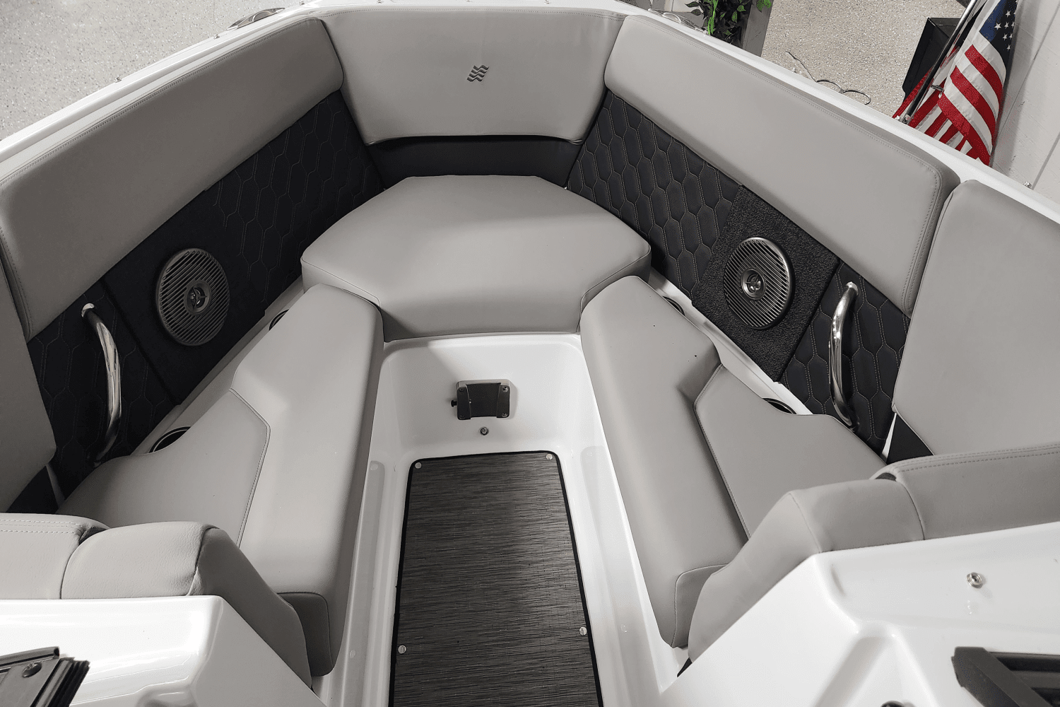 2025 Four Winns H2 Image Thumbnail #2