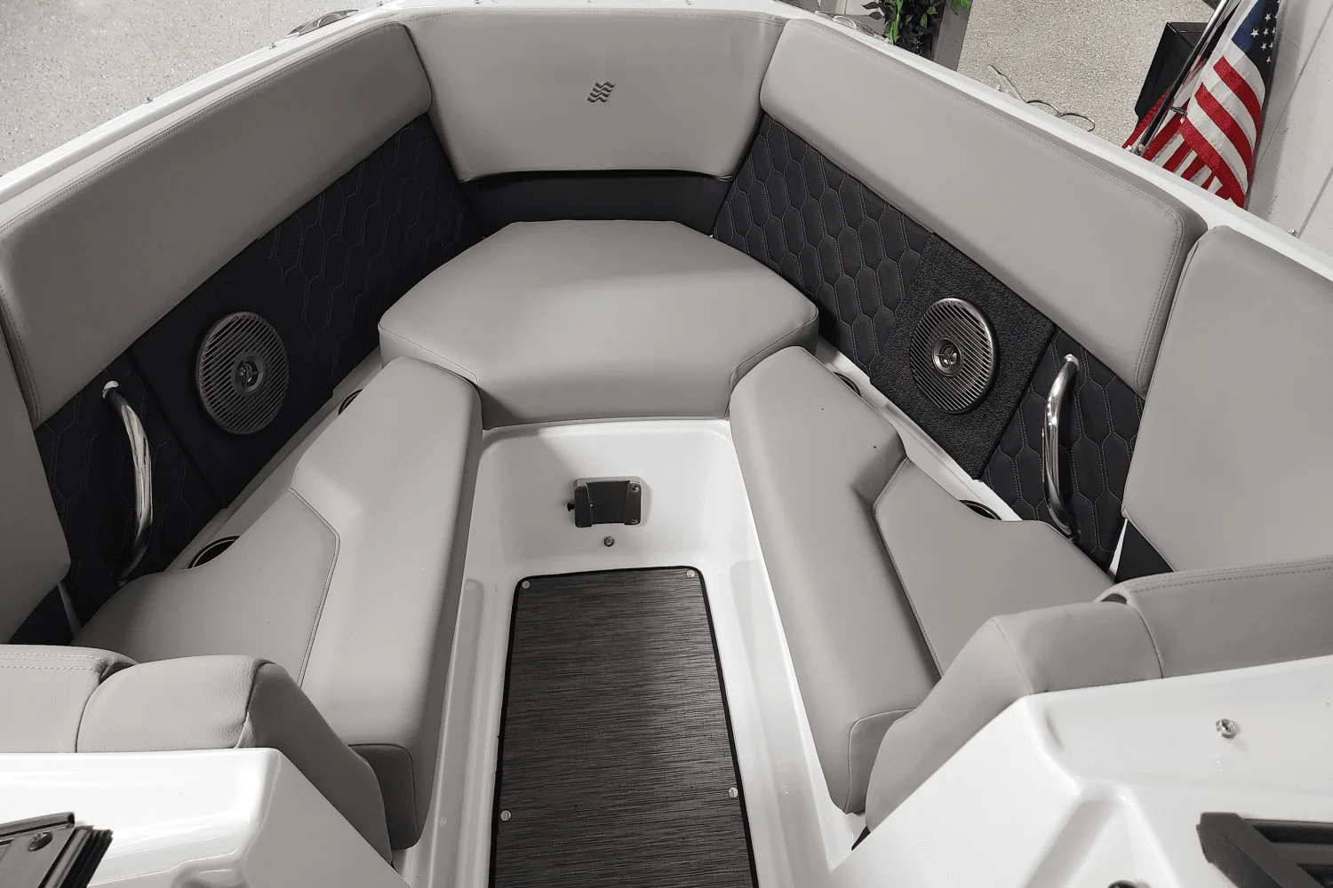 2025 Four Winns H2 Image Thumbnail #2