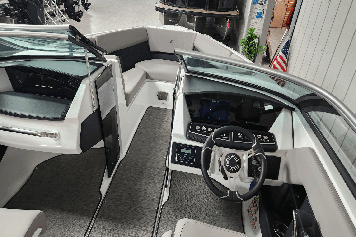 2025 Four Winns H2 Image Thumbnail #8