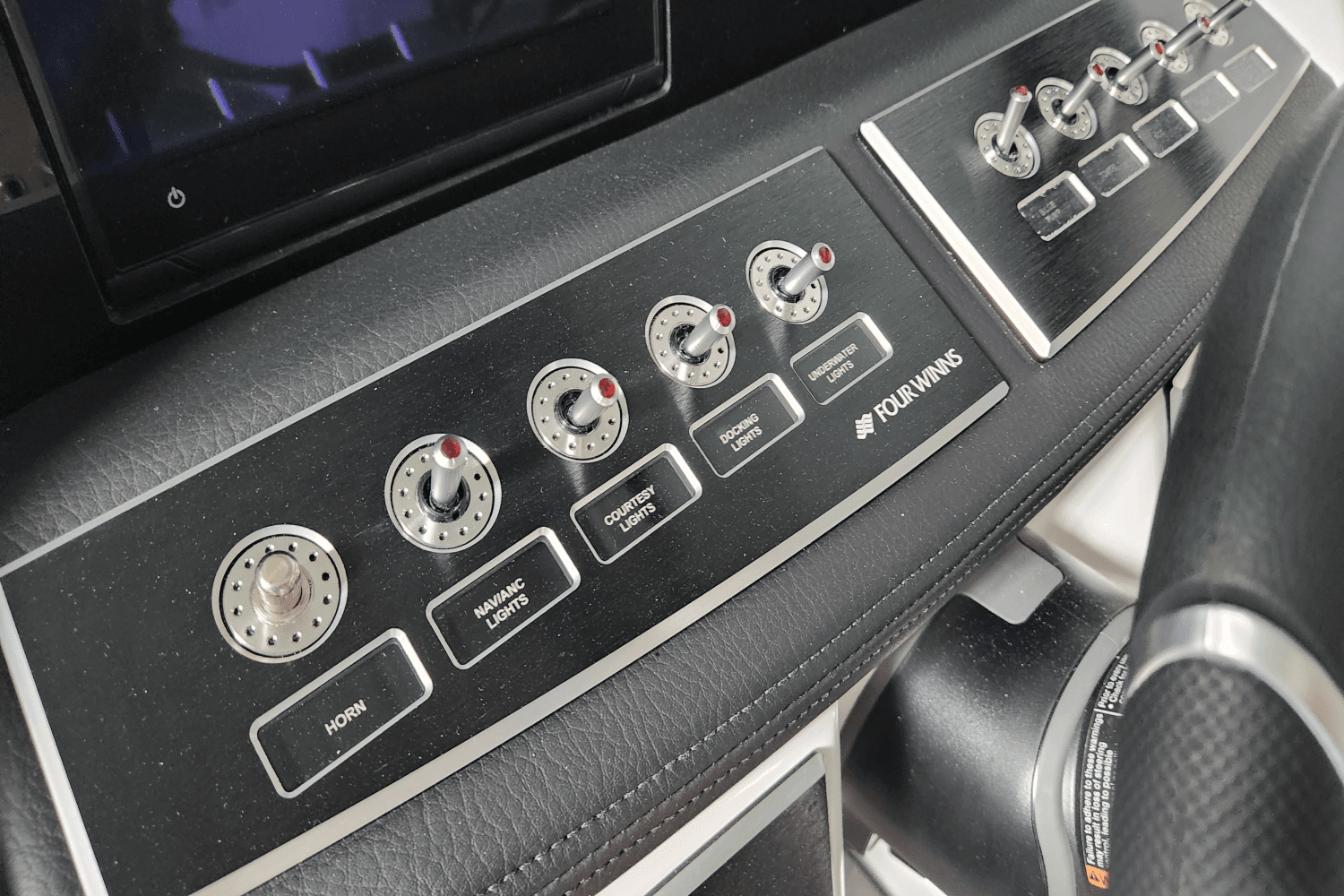 2025 Four Winns H2 Image Thumbnail #13