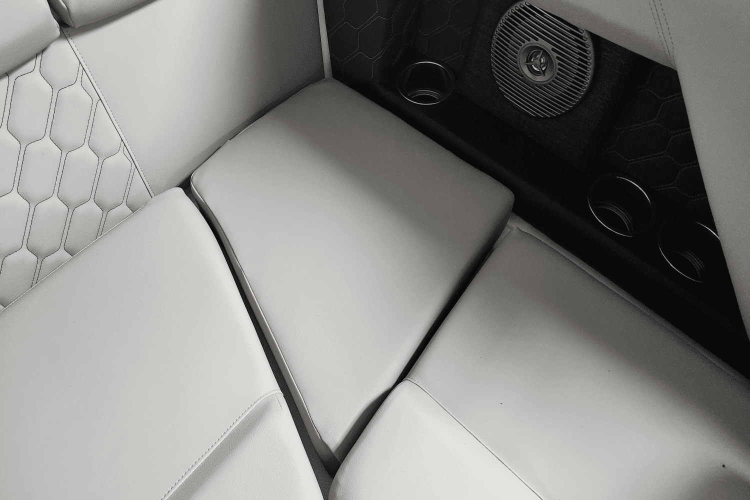 2025 Four Winns H2 Image Thumbnail #37