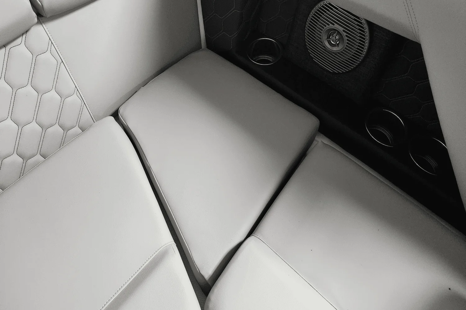 2025 Four Winns H2 Image Thumbnail #37