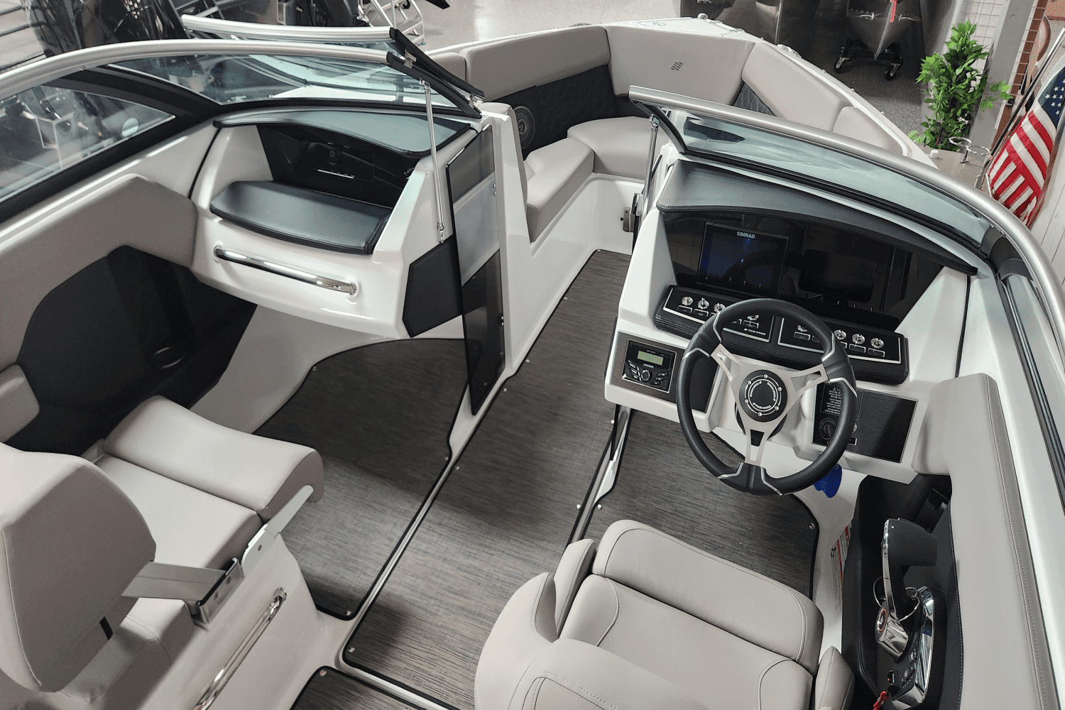 2025 Four Winns H2 Image Thumbnail #9