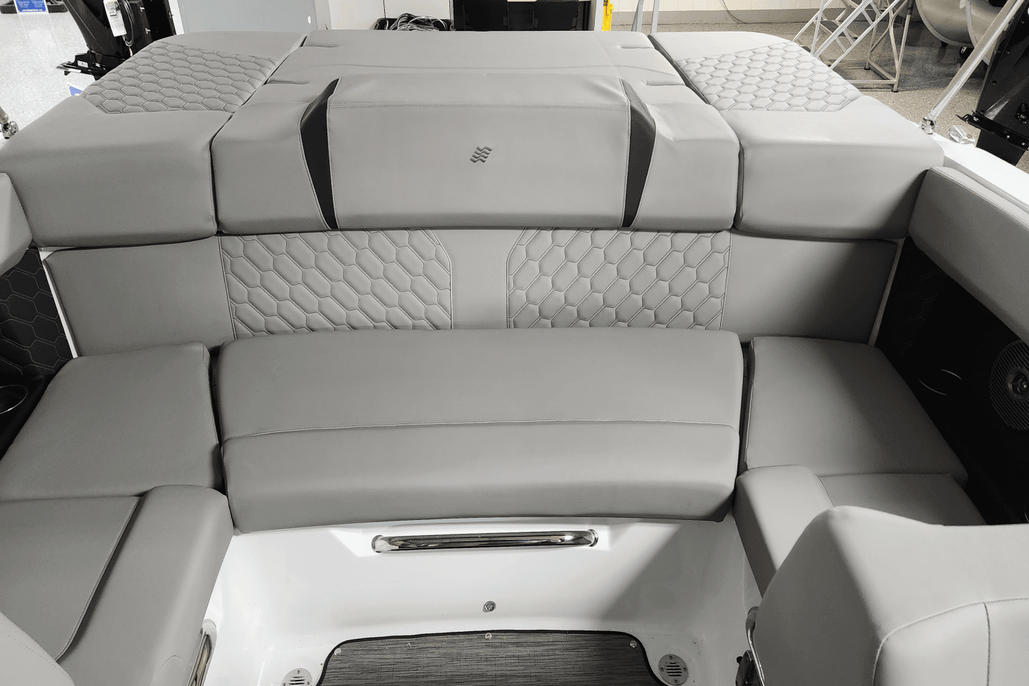 2025 Four Winns H2 Image Thumbnail #23