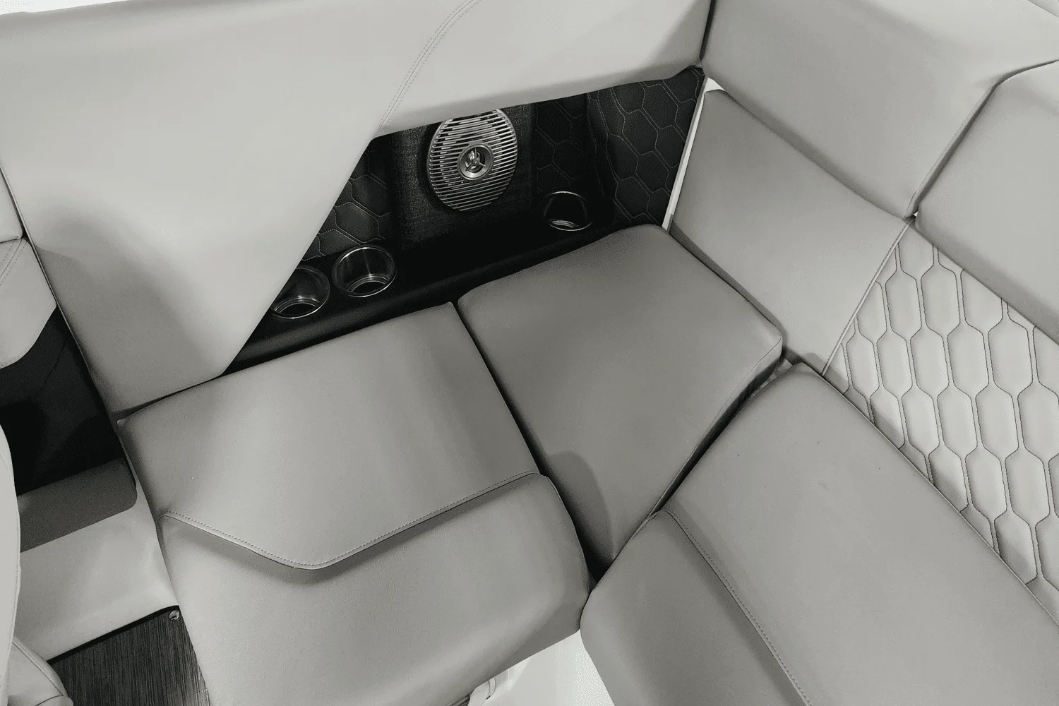 2025 Four Winns H2 Image Thumbnail #26