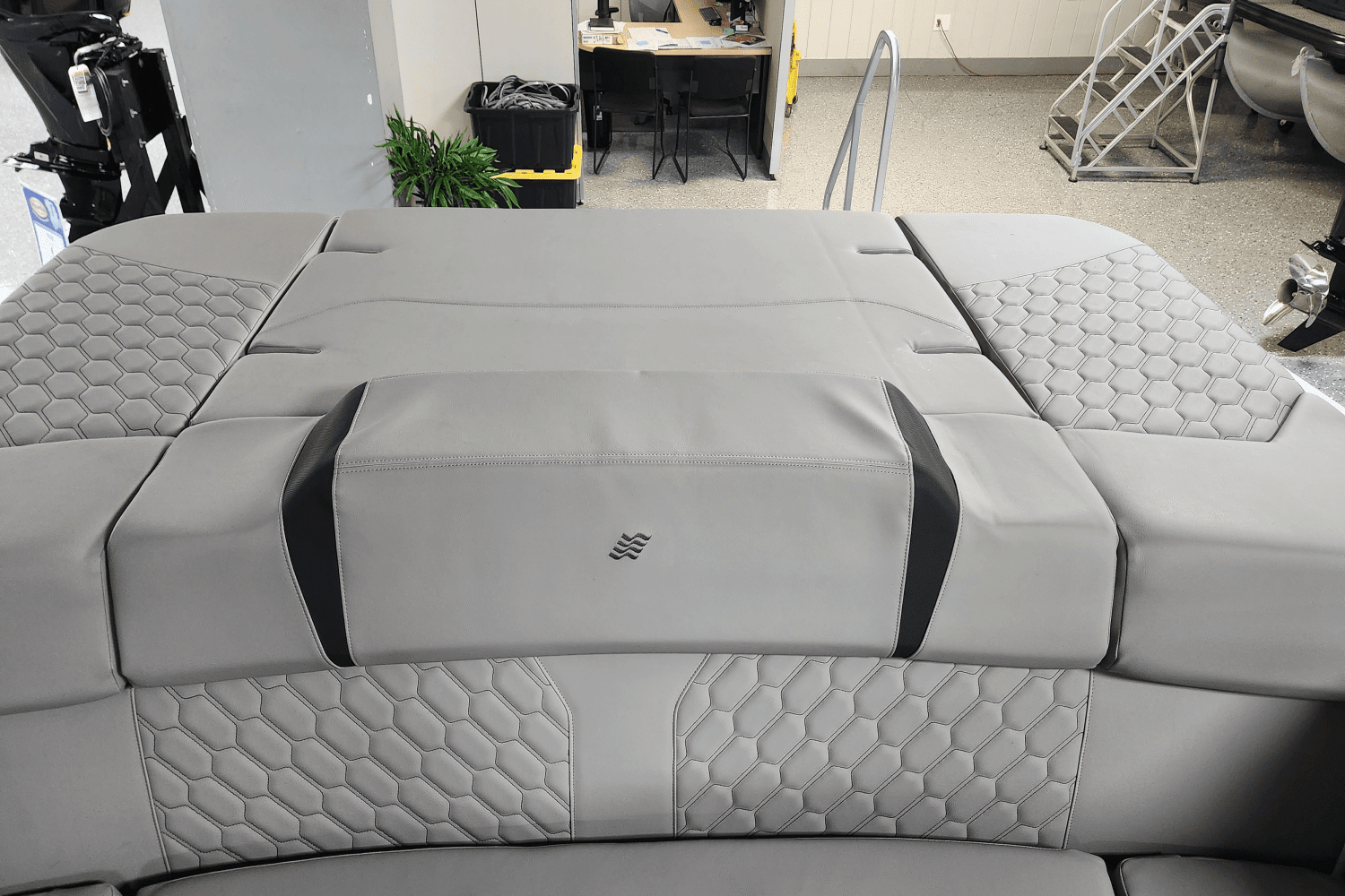 2025 Four Winns H2 Image Thumbnail #43