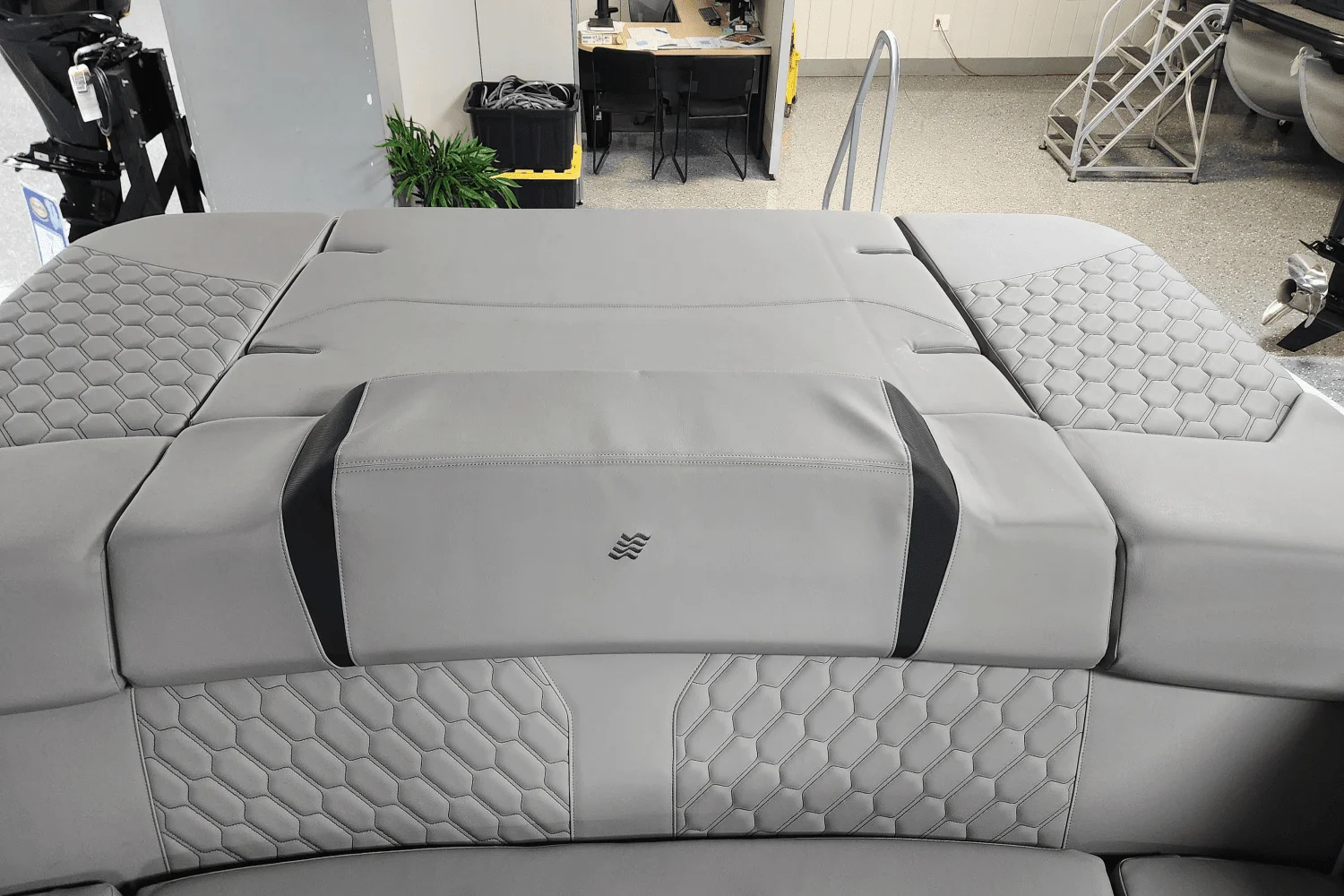 2025 Four Winns H2 Image Thumbnail #43