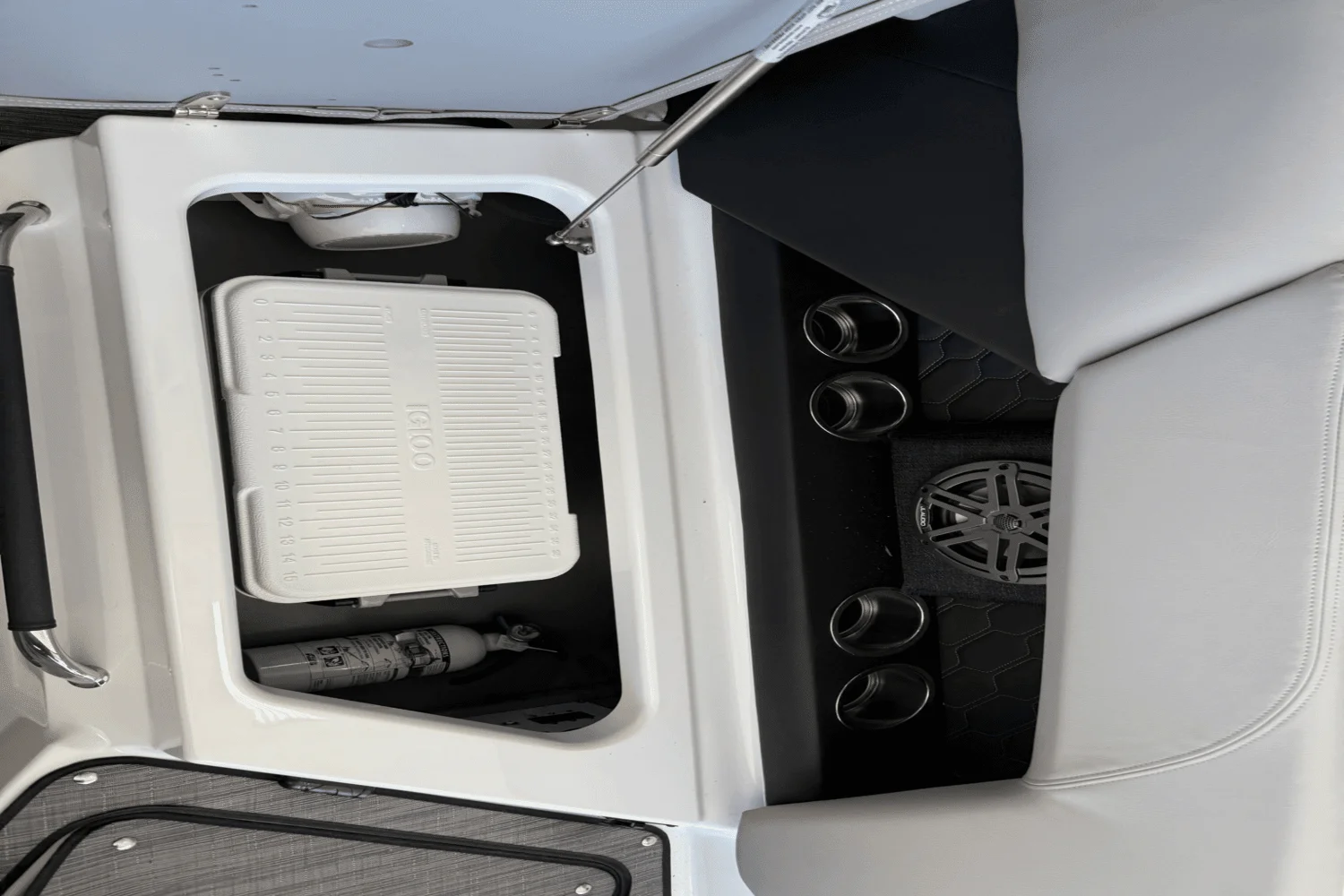 2025 Four Winns H6 Image Thumbnail #16