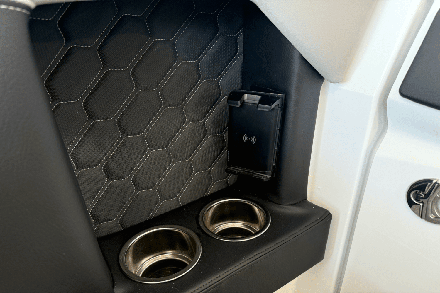 2025 Four Winns H6 Image Thumbnail #21