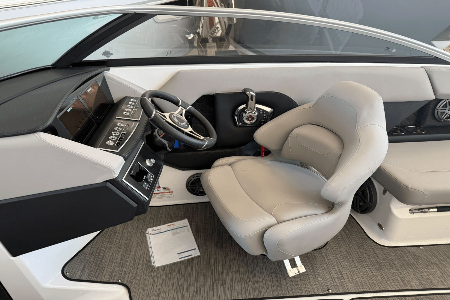 2025 Four Winns H6 Image Thumbnail #25