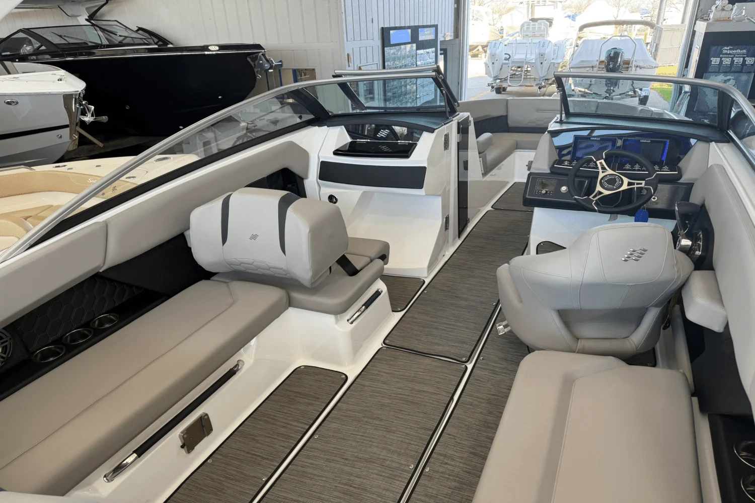 2025 Four Winns H6 Image Thumbnail #17