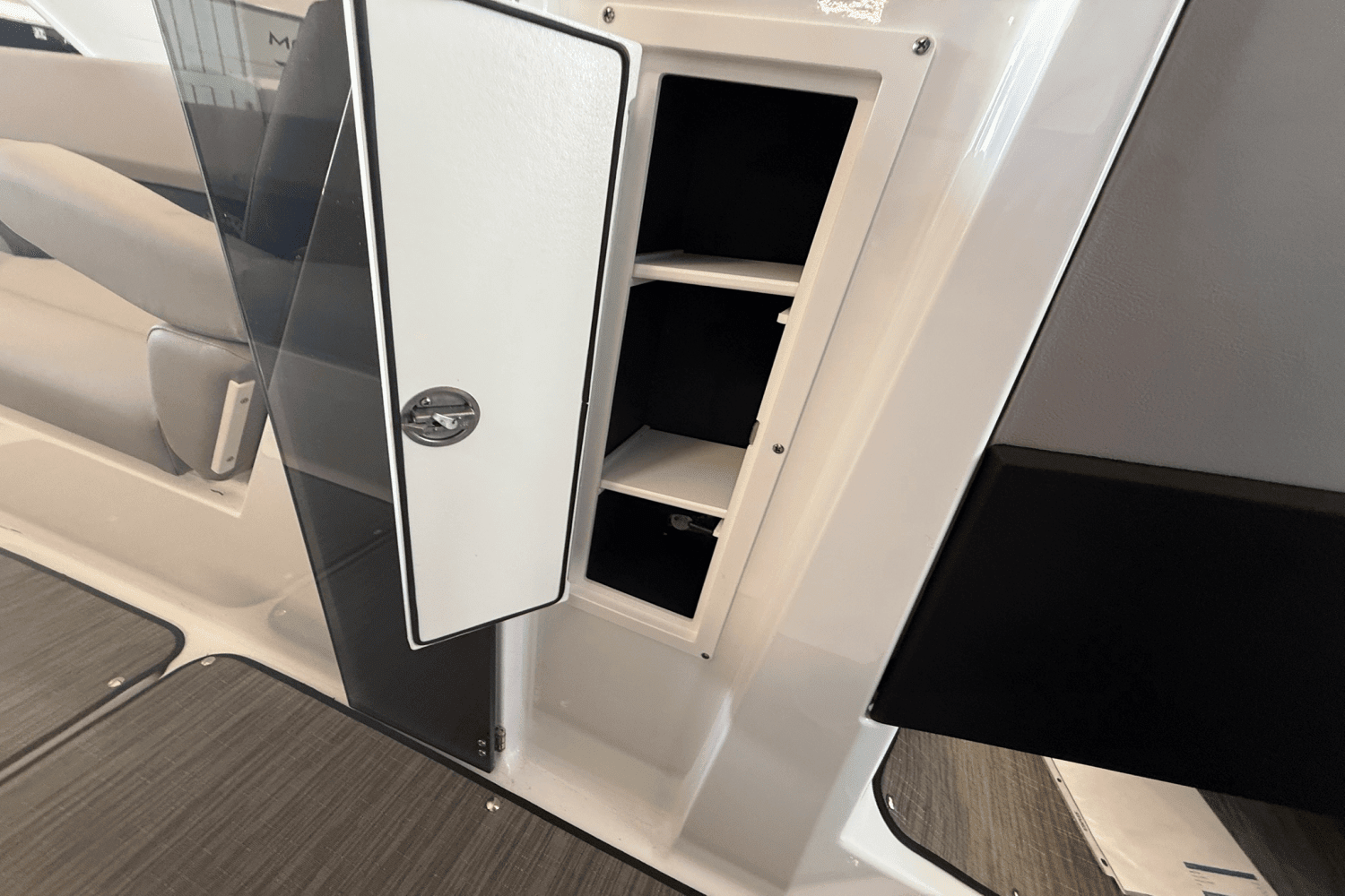 2025 Four Winns H6 Image Thumbnail #15