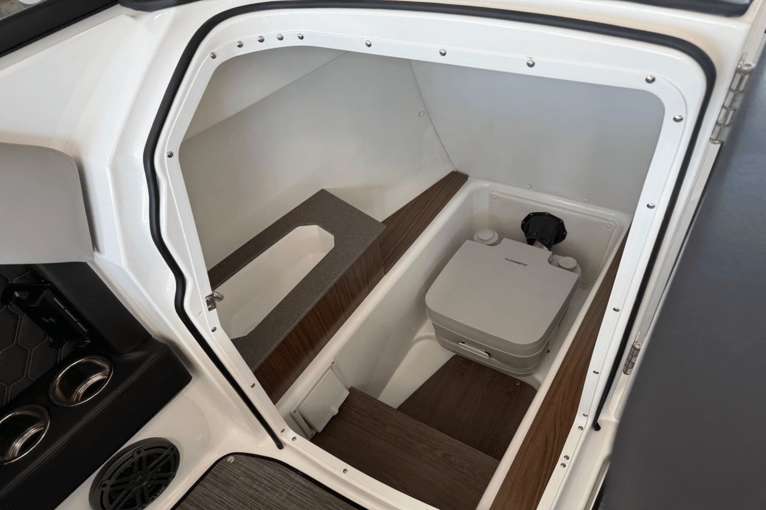 2025 Four Winns H6 Image Thumbnail #30