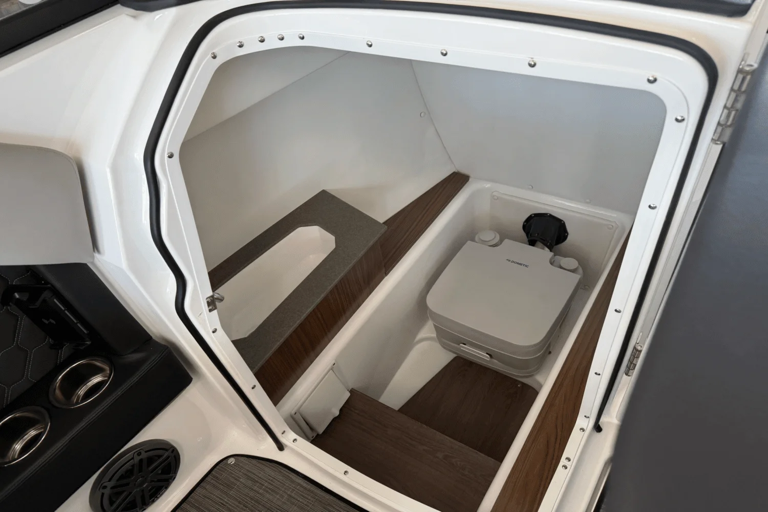 2025 Four Winns H6 Image Thumbnail #30