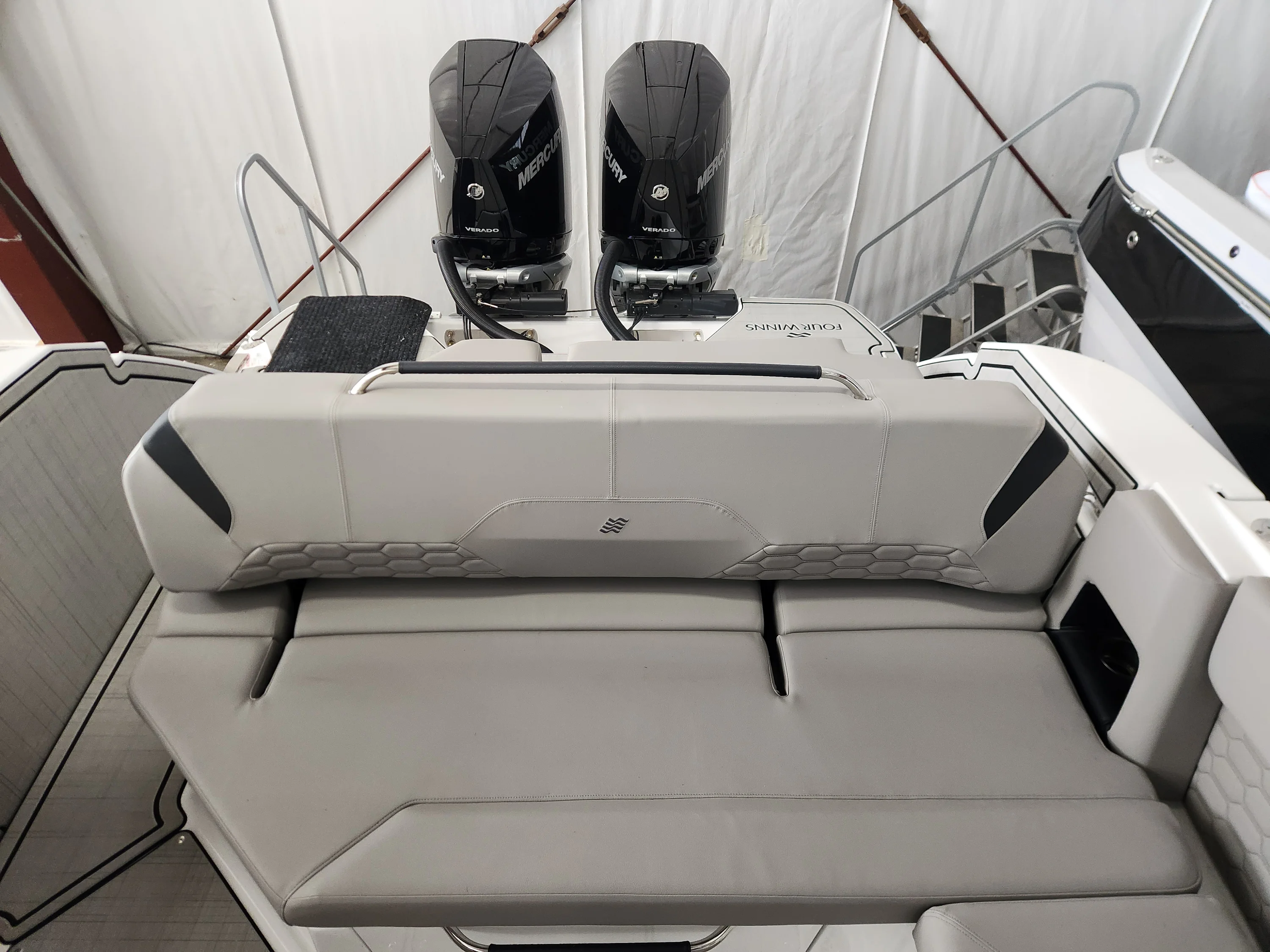 2025 Four Winns H9 OB Image Thumbnail #6