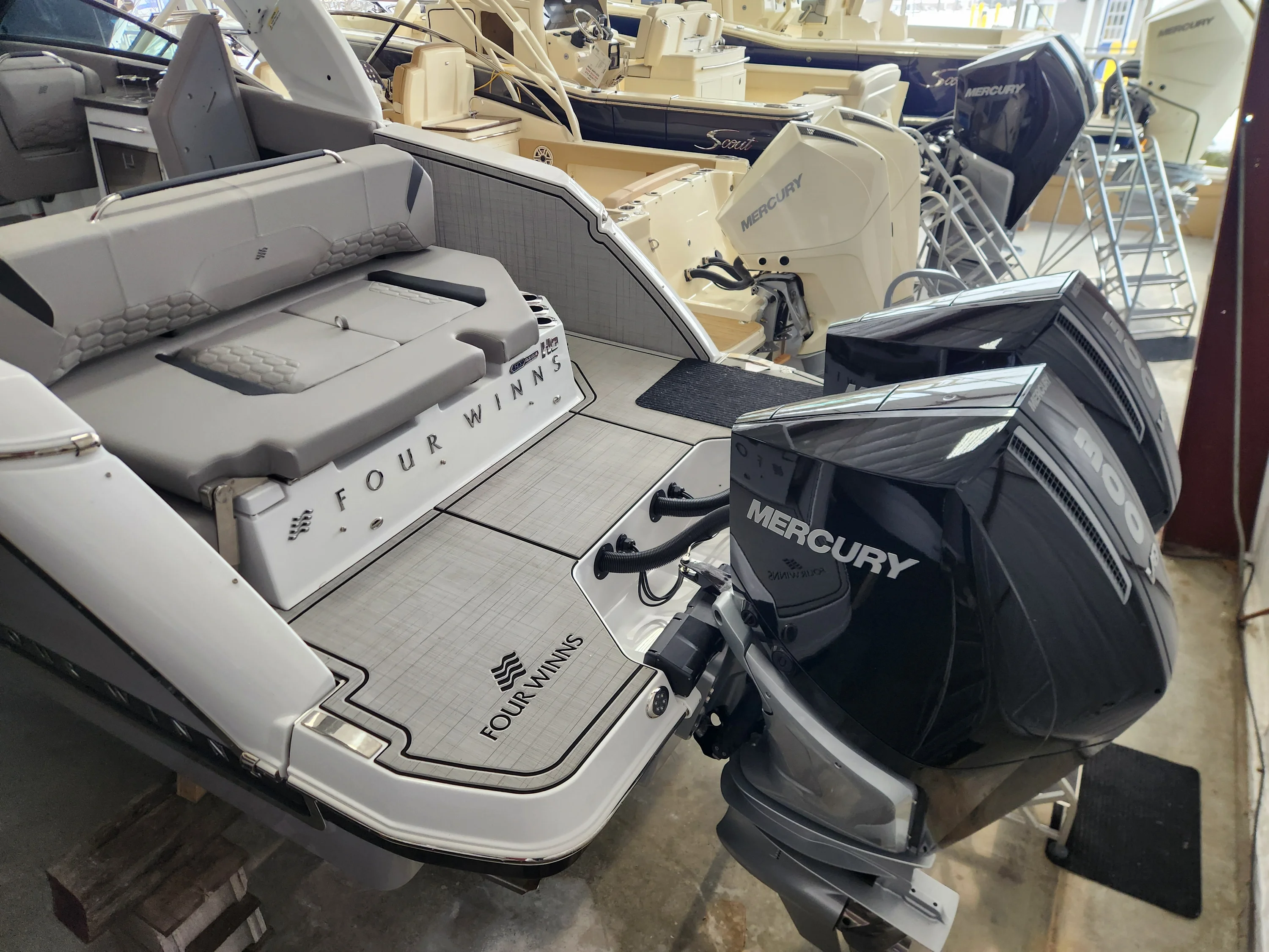 2025 Four Winns H9 OB Image Thumbnail #2