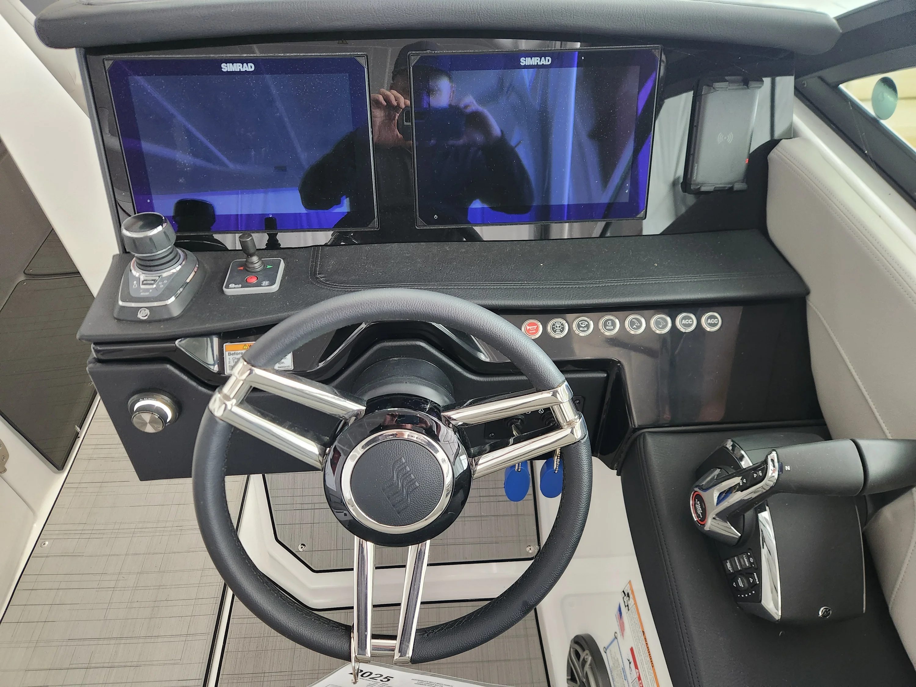 2025 Four Winns H9 OB Image Thumbnail #10