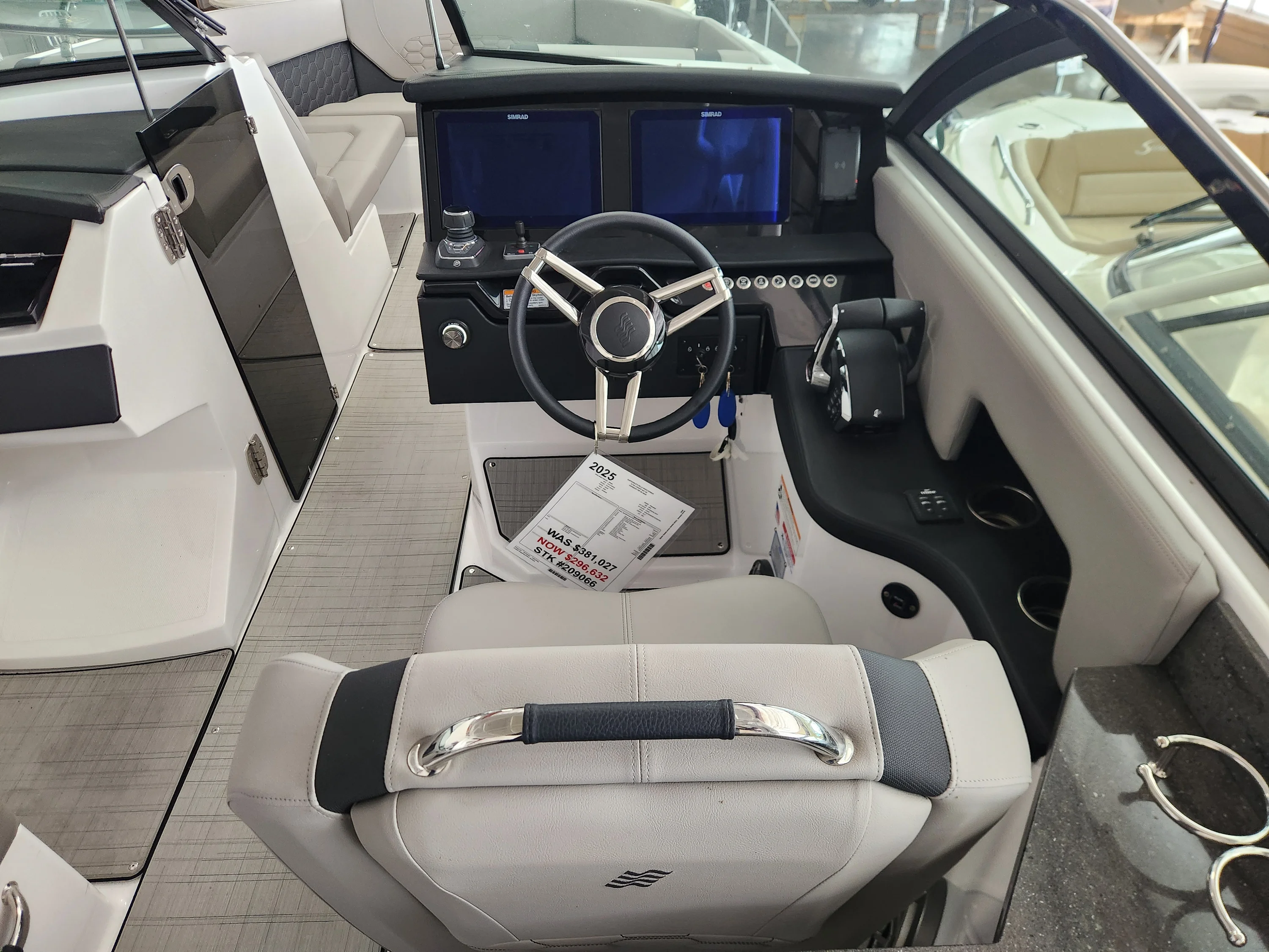 2025 Four Winns H9 OB Image Thumbnail #9